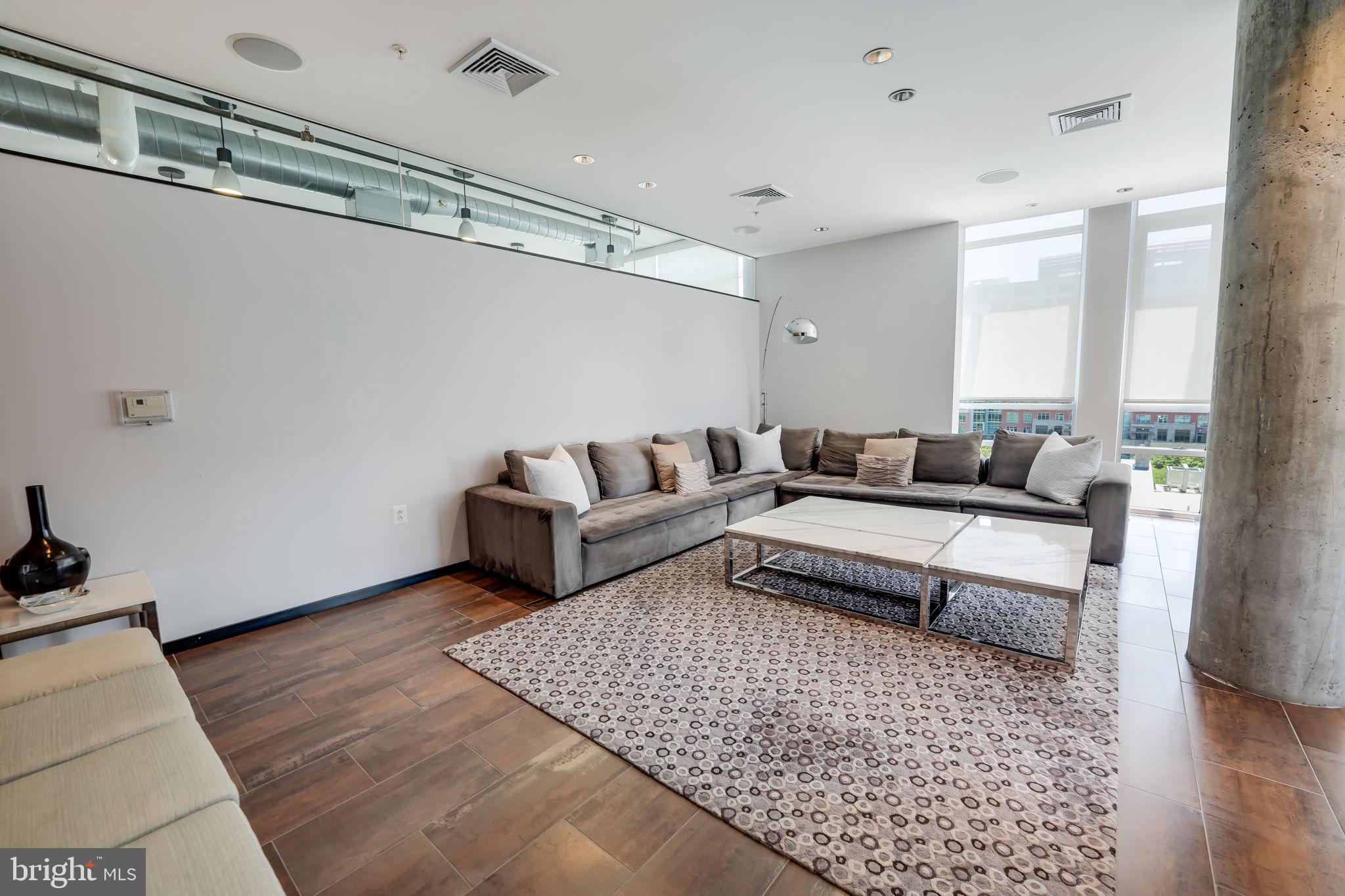 RESTON TOWN CENTER - Residential