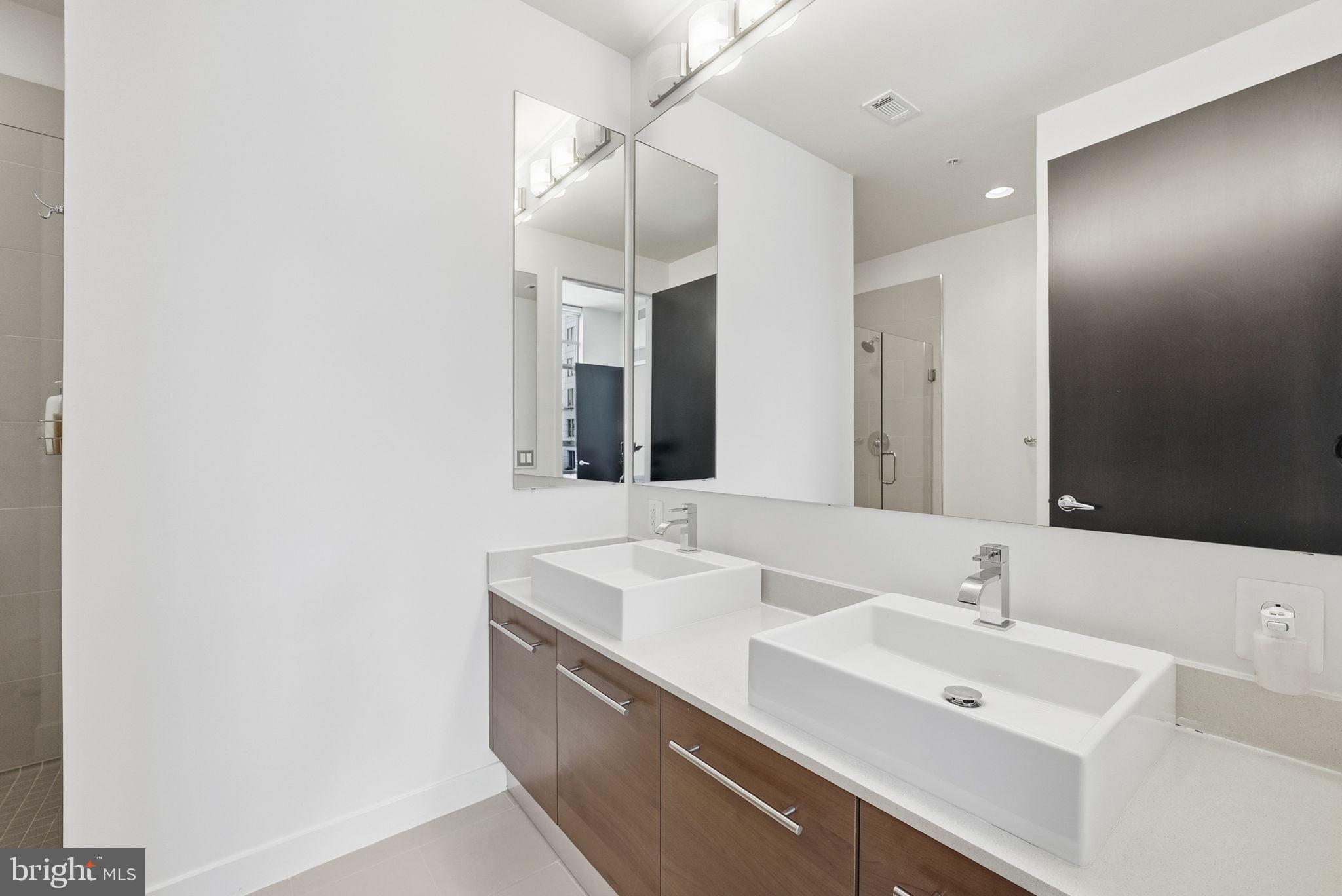 RESTON TOWN CENTER - Residential