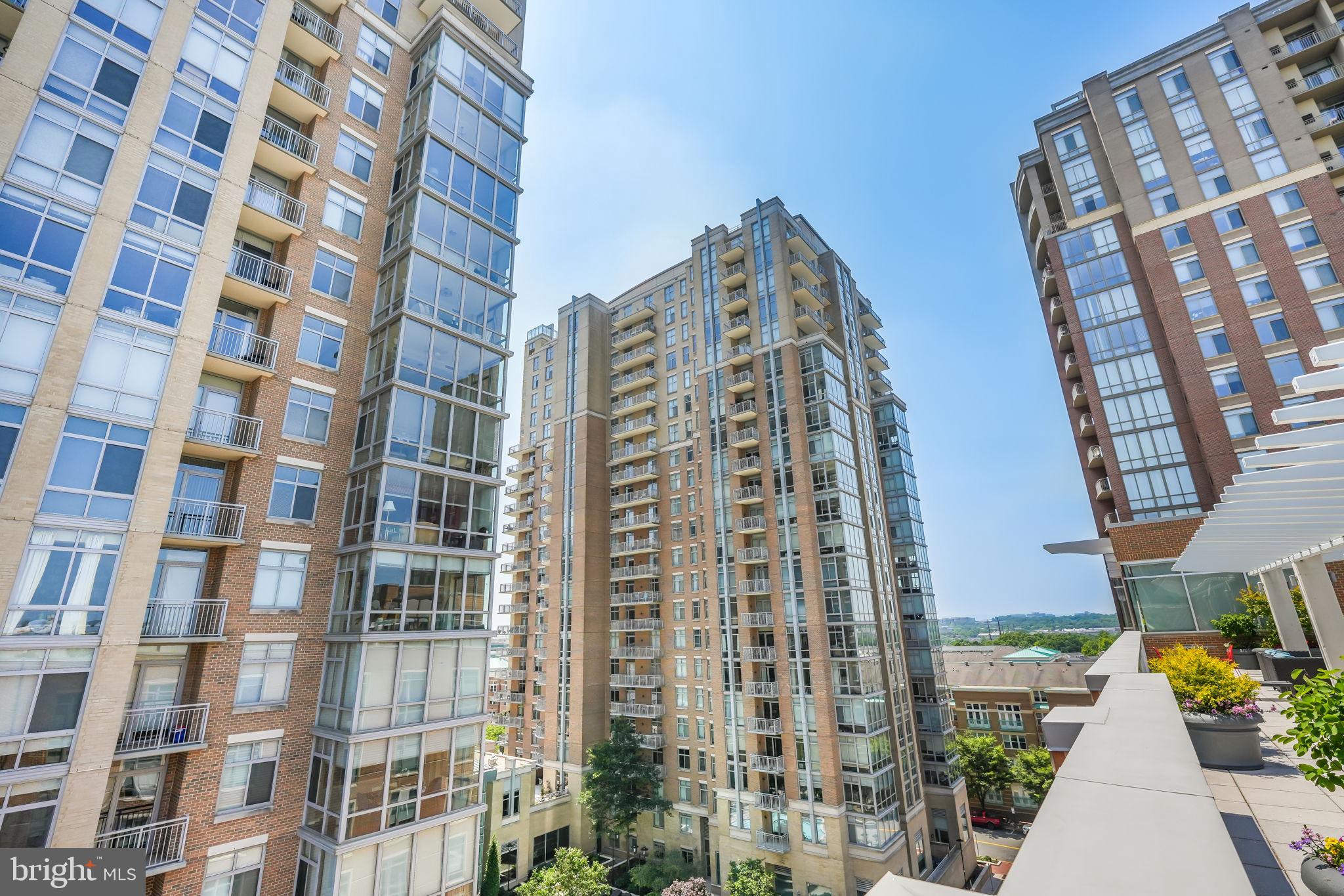 RESTON TOWN CENTER - Residential