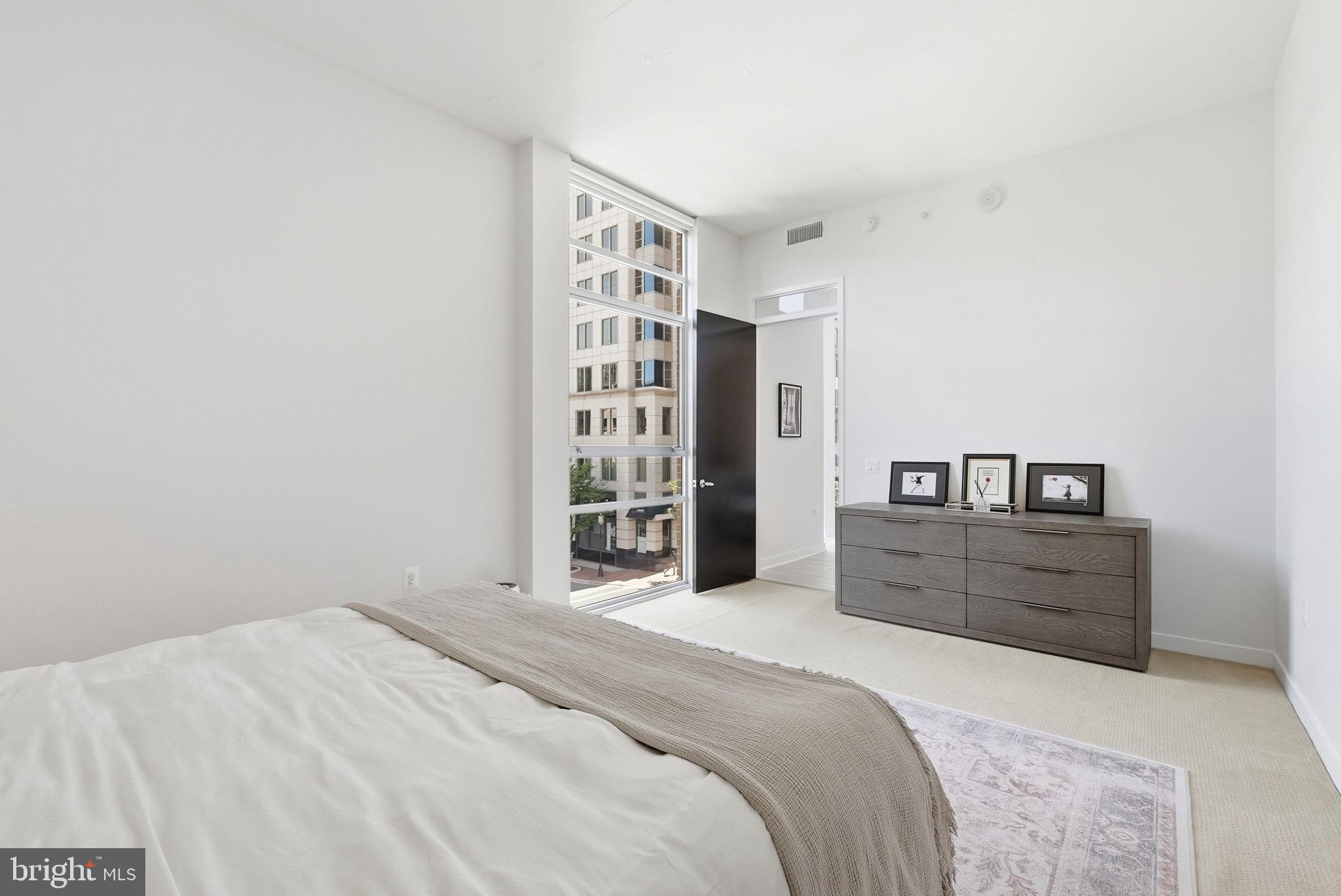 RESTON TOWN CENTER - Residential