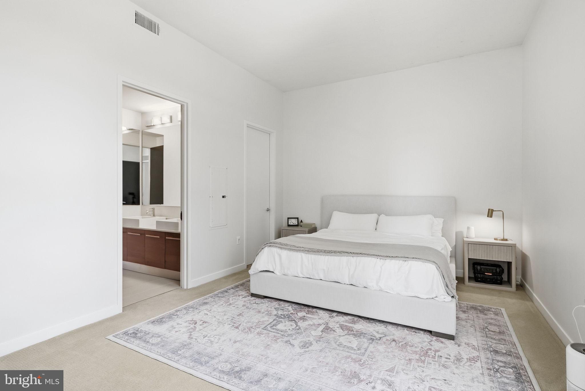 RESTON TOWN CENTER - Residential