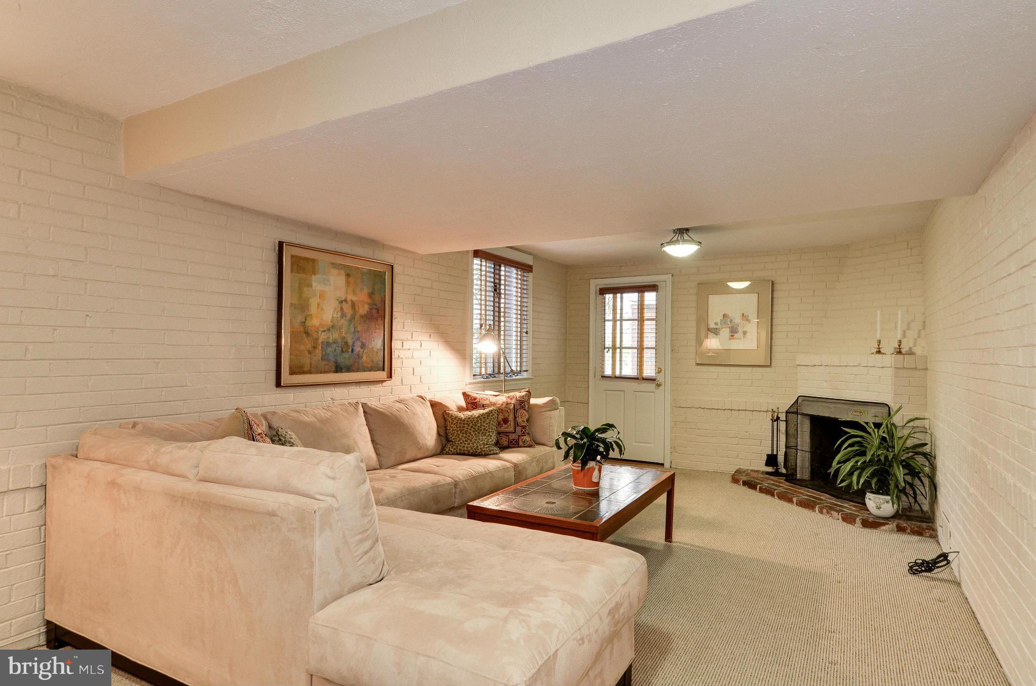 WESTMORELAND HILLS - Residential