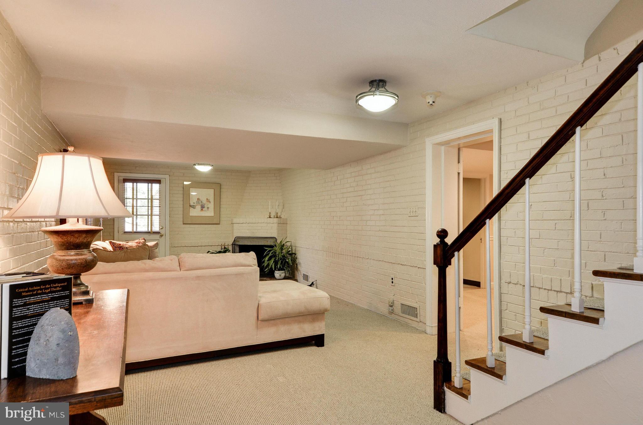 WESTMORELAND HILLS - Residential