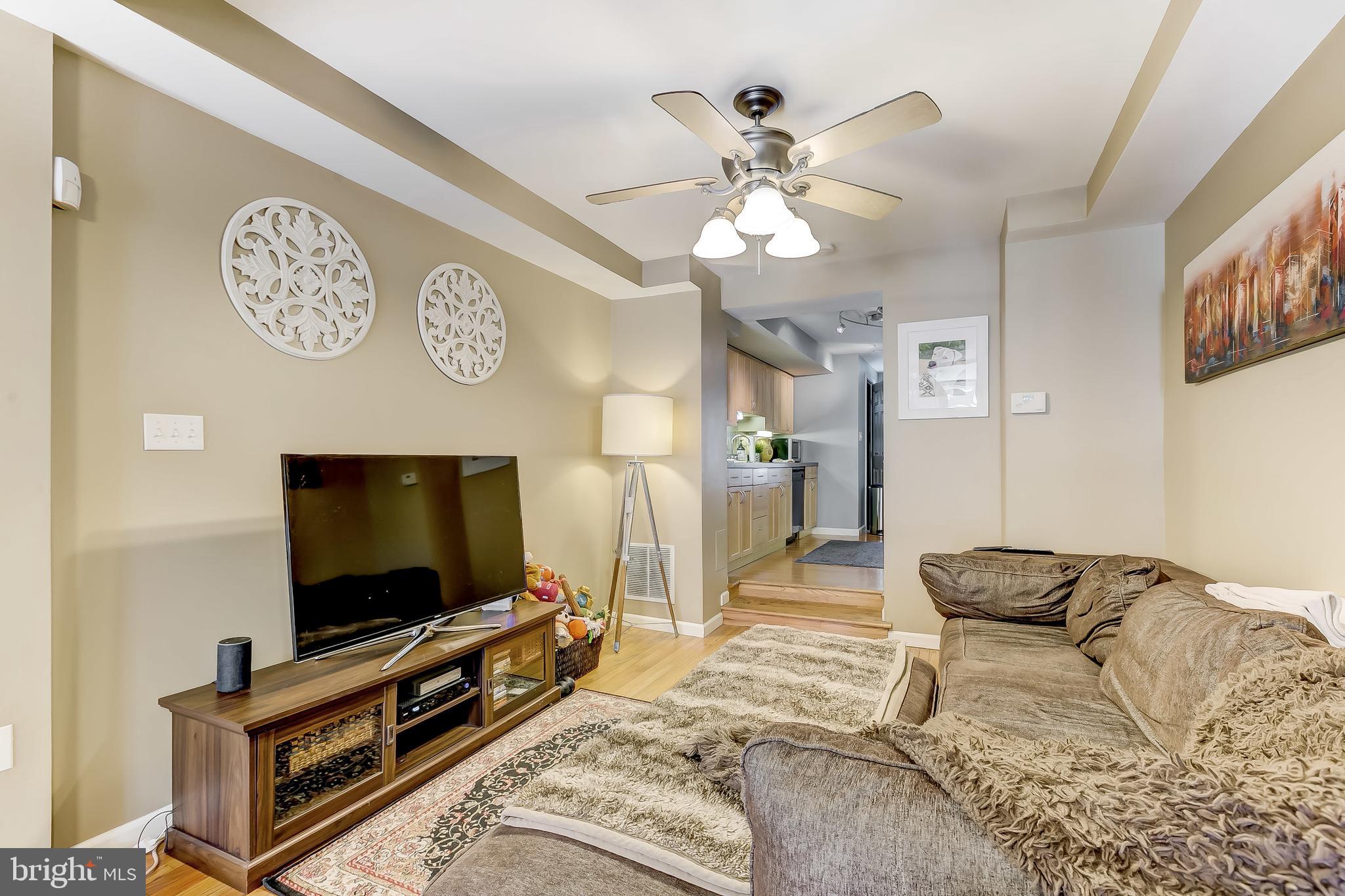 LOCUST POINT - Residential