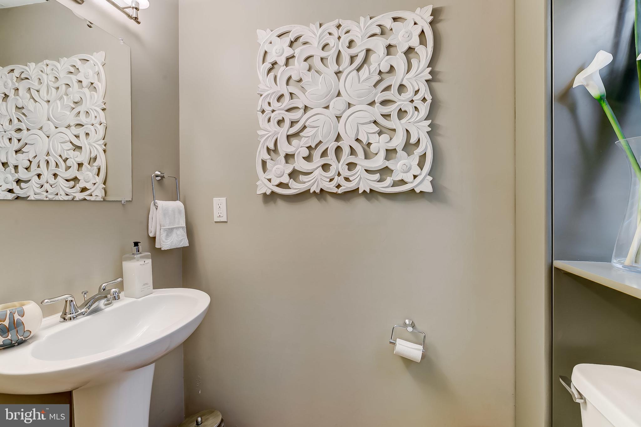 LOCUST POINT - Residential