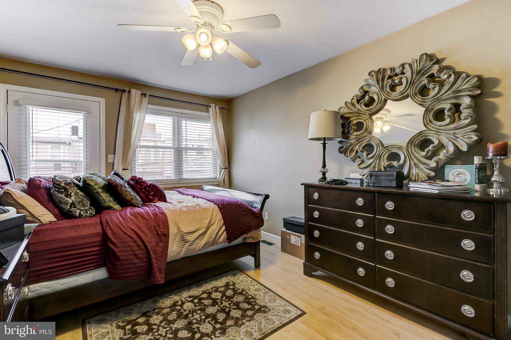 LOCUST POINT - Residential