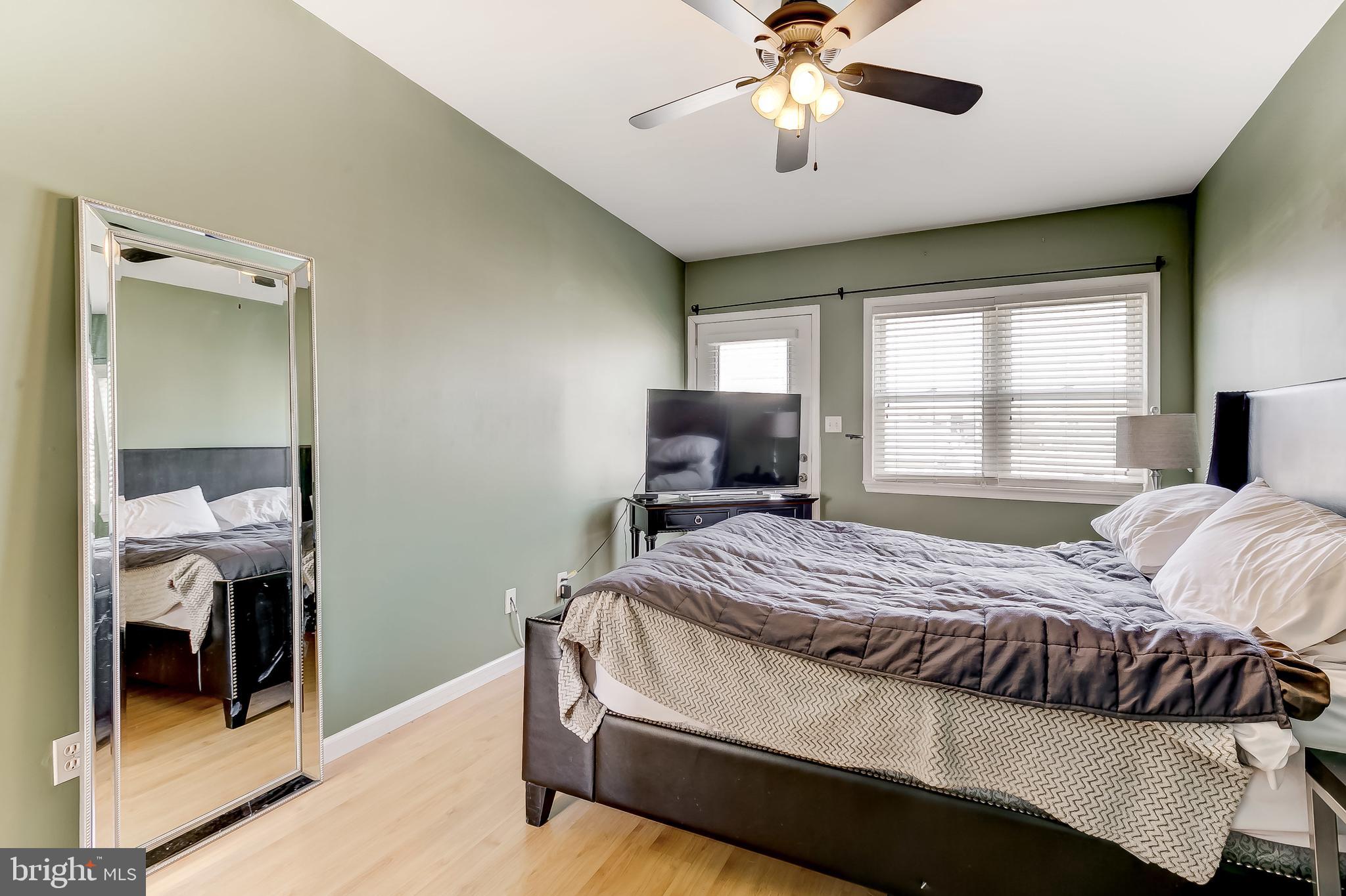 LOCUST POINT - Residential