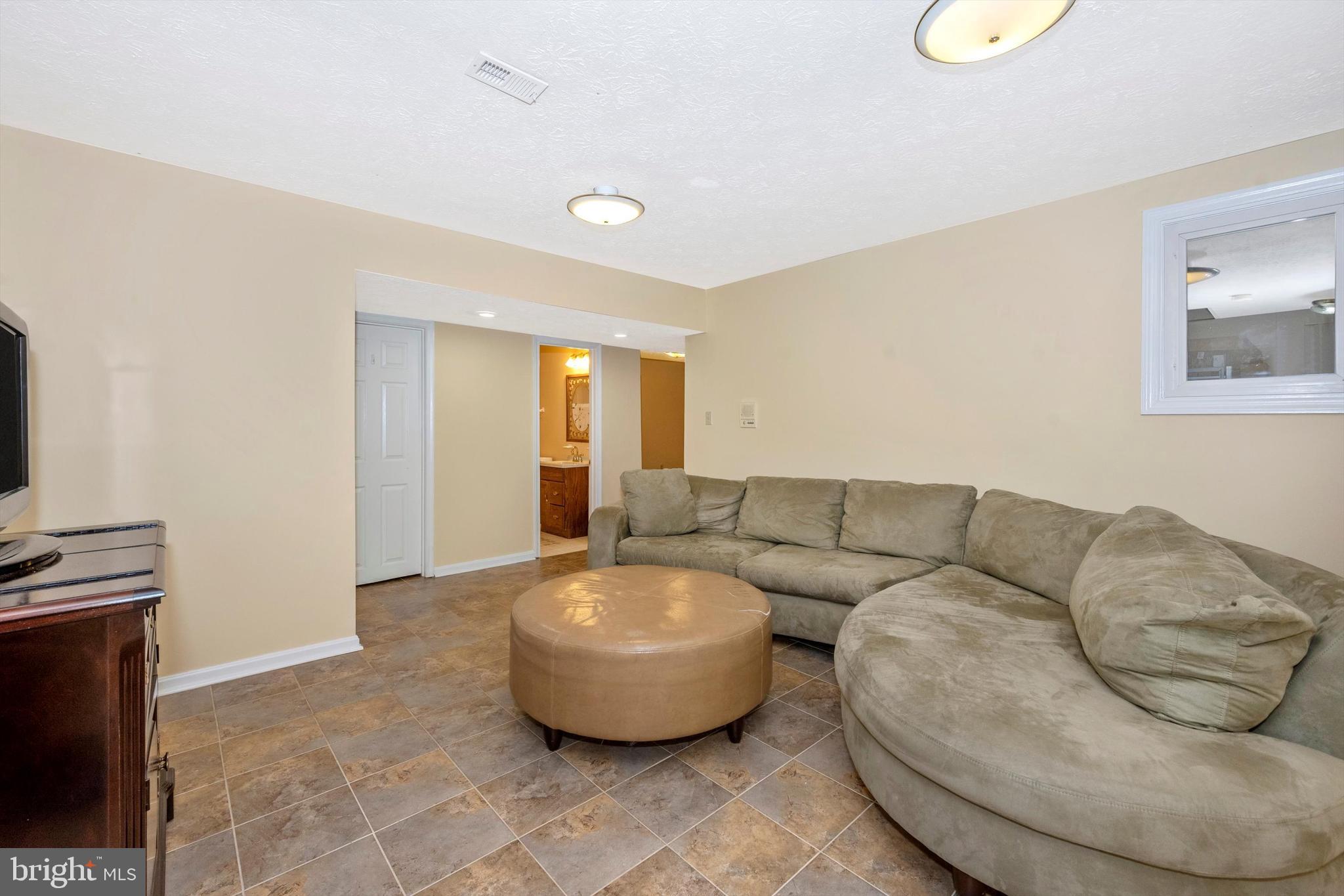 COLESVILLE MANOR - Residential