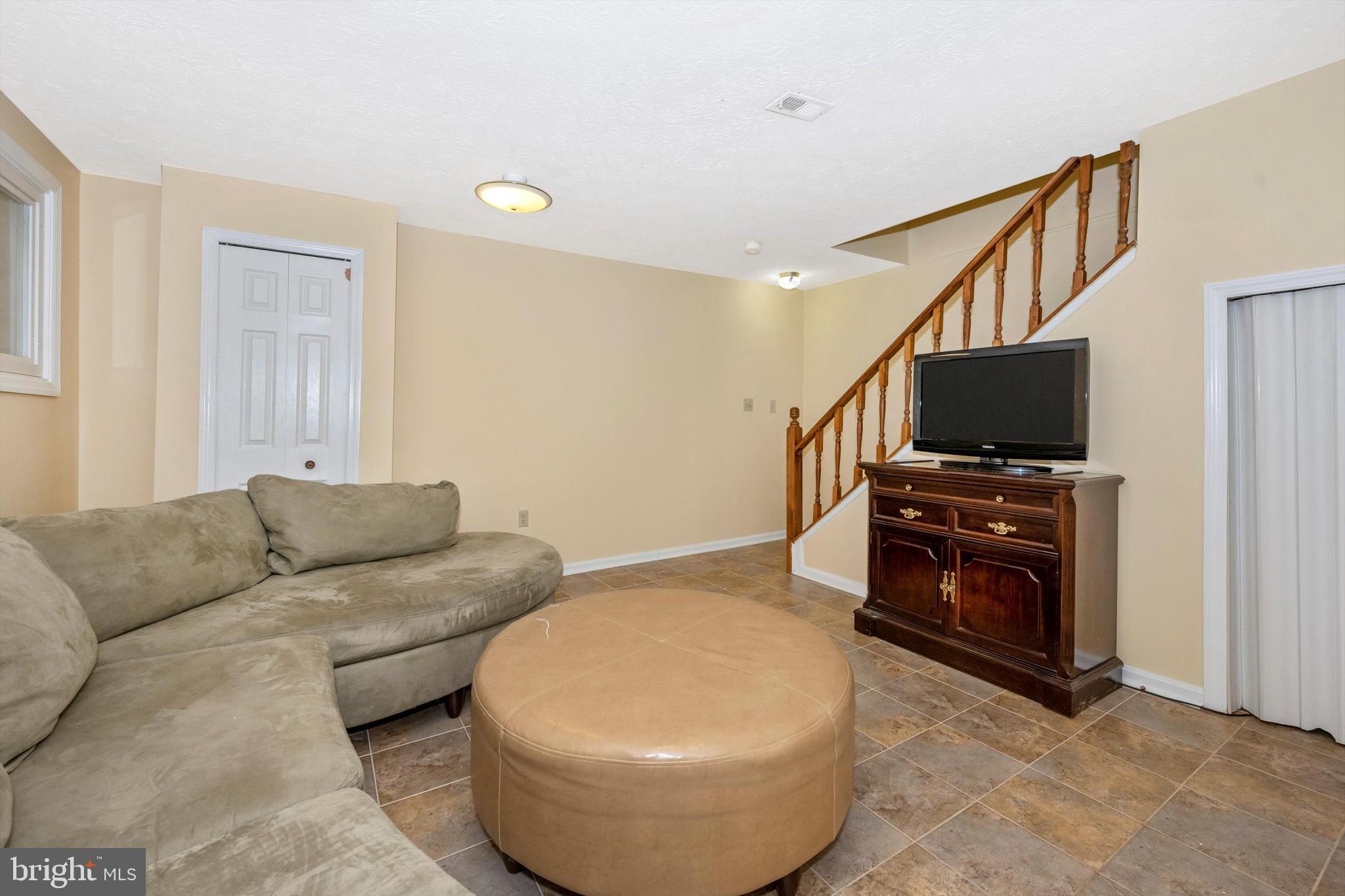 COLESVILLE MANOR - Residential