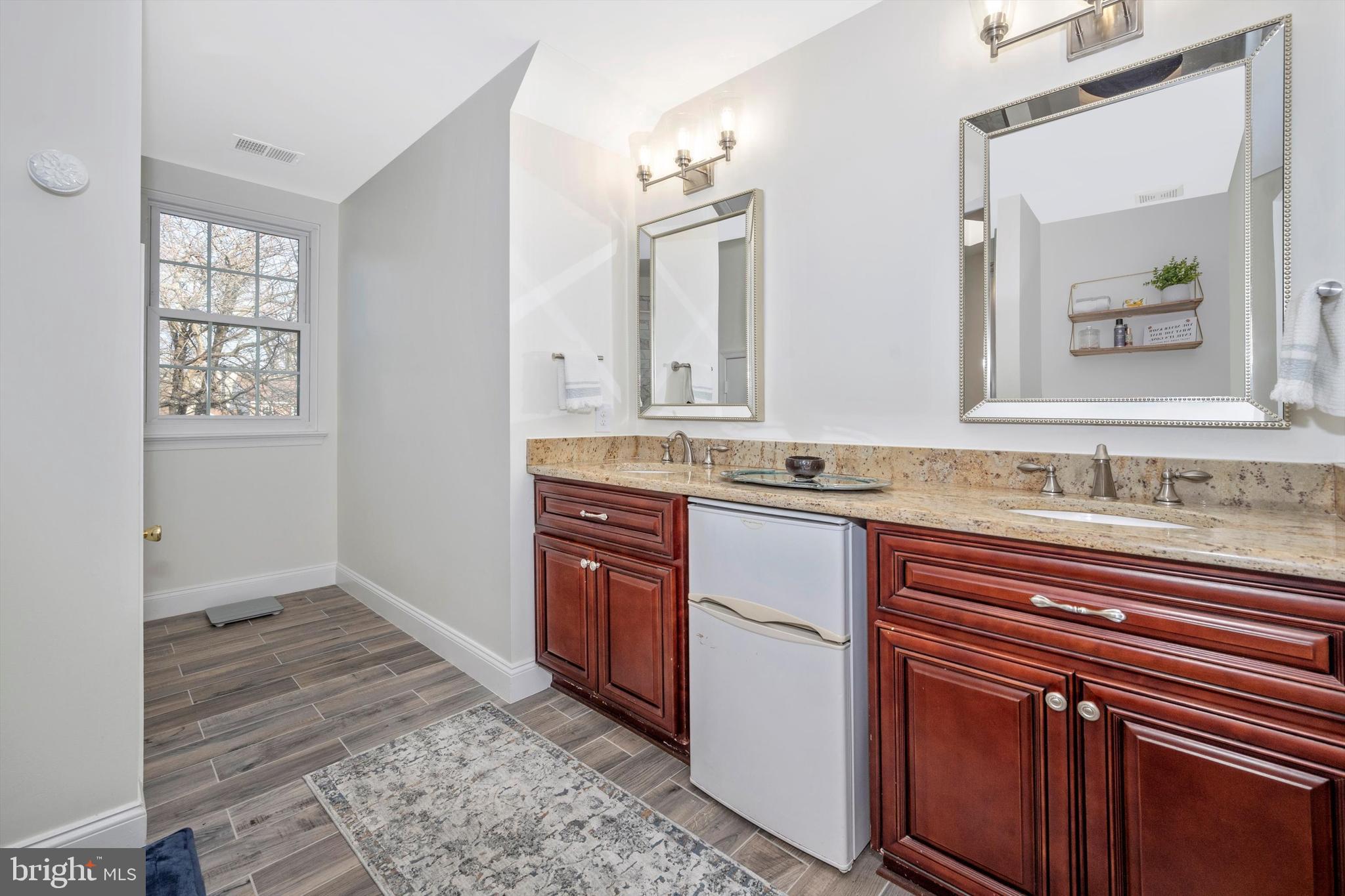 COLESVILLE MANOR - Residential