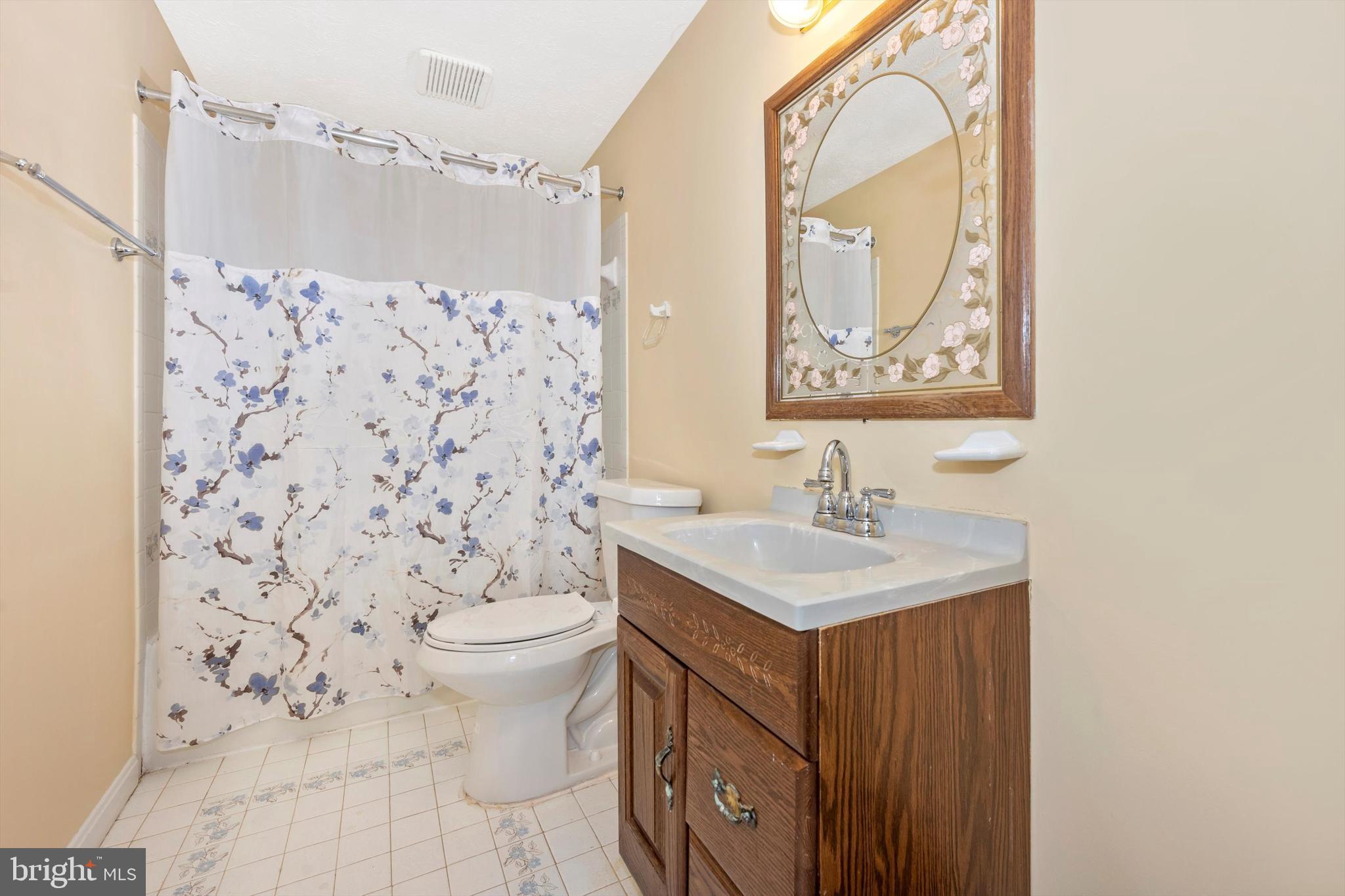 COLESVILLE MANOR - Residential