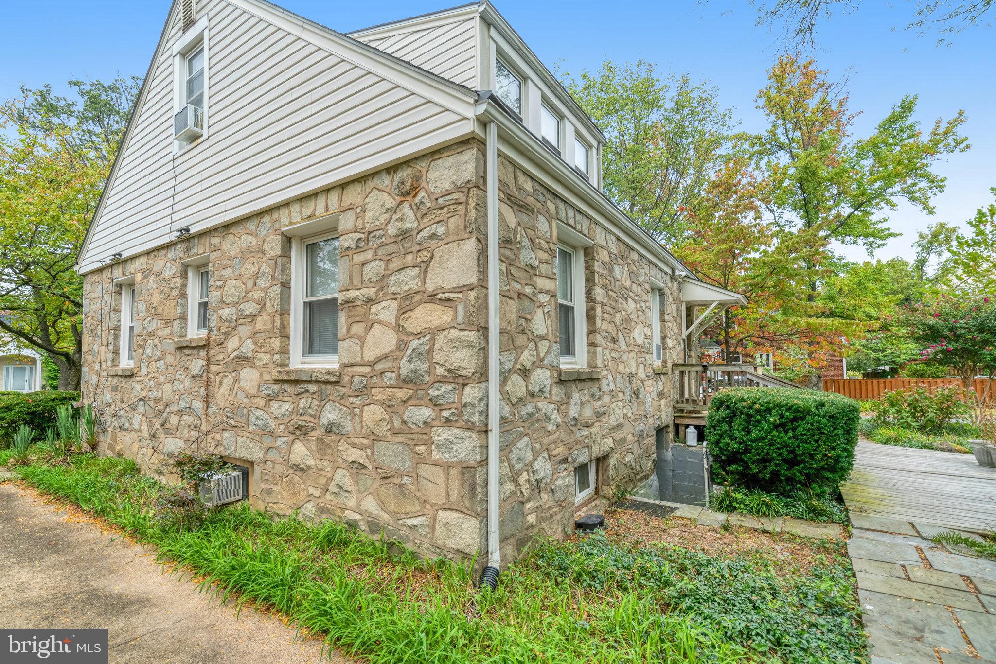 2515 N LEXINGTON STREET