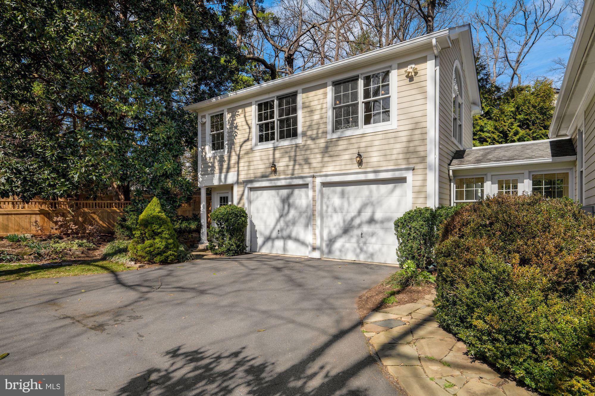 BRADLEY WOODS - Residential