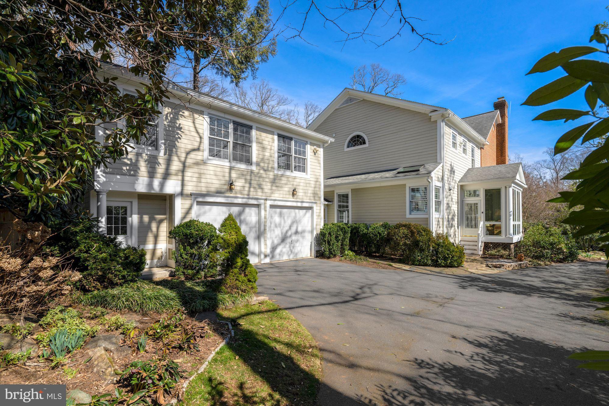 BRADLEY WOODS - Residential