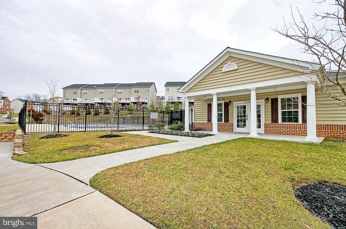 8473 WINDING TRAIL