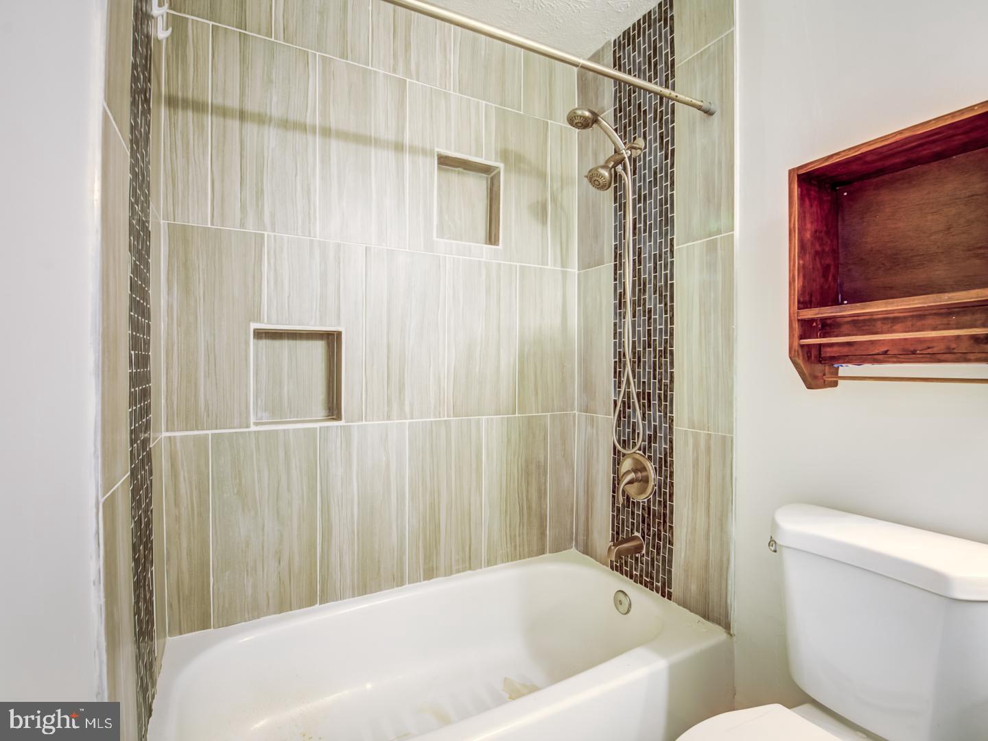 GLEN ORA - Residential