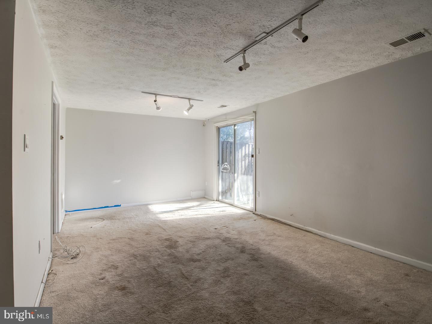 GLEN ORA - Residential