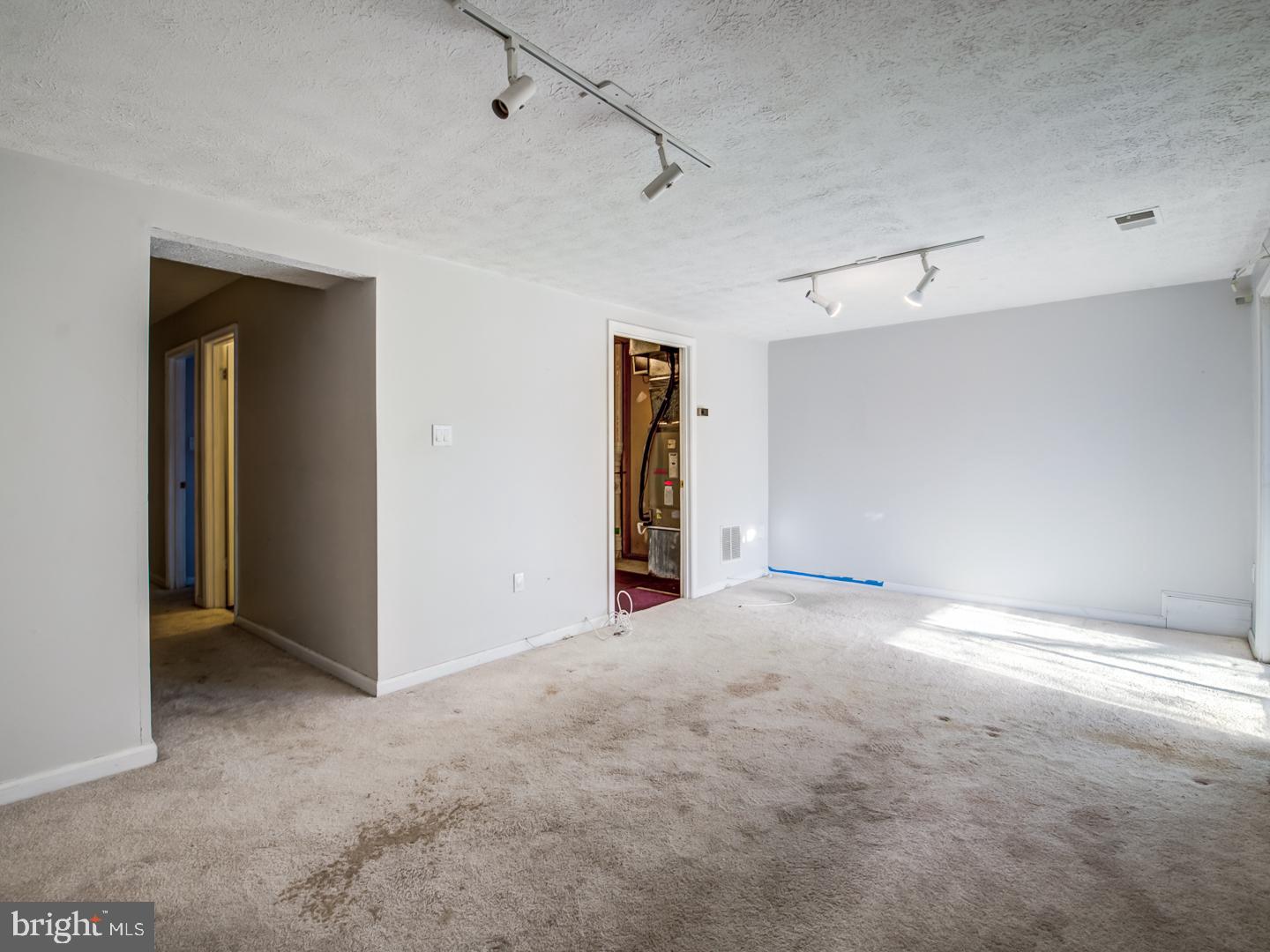 GLEN ORA - Residential