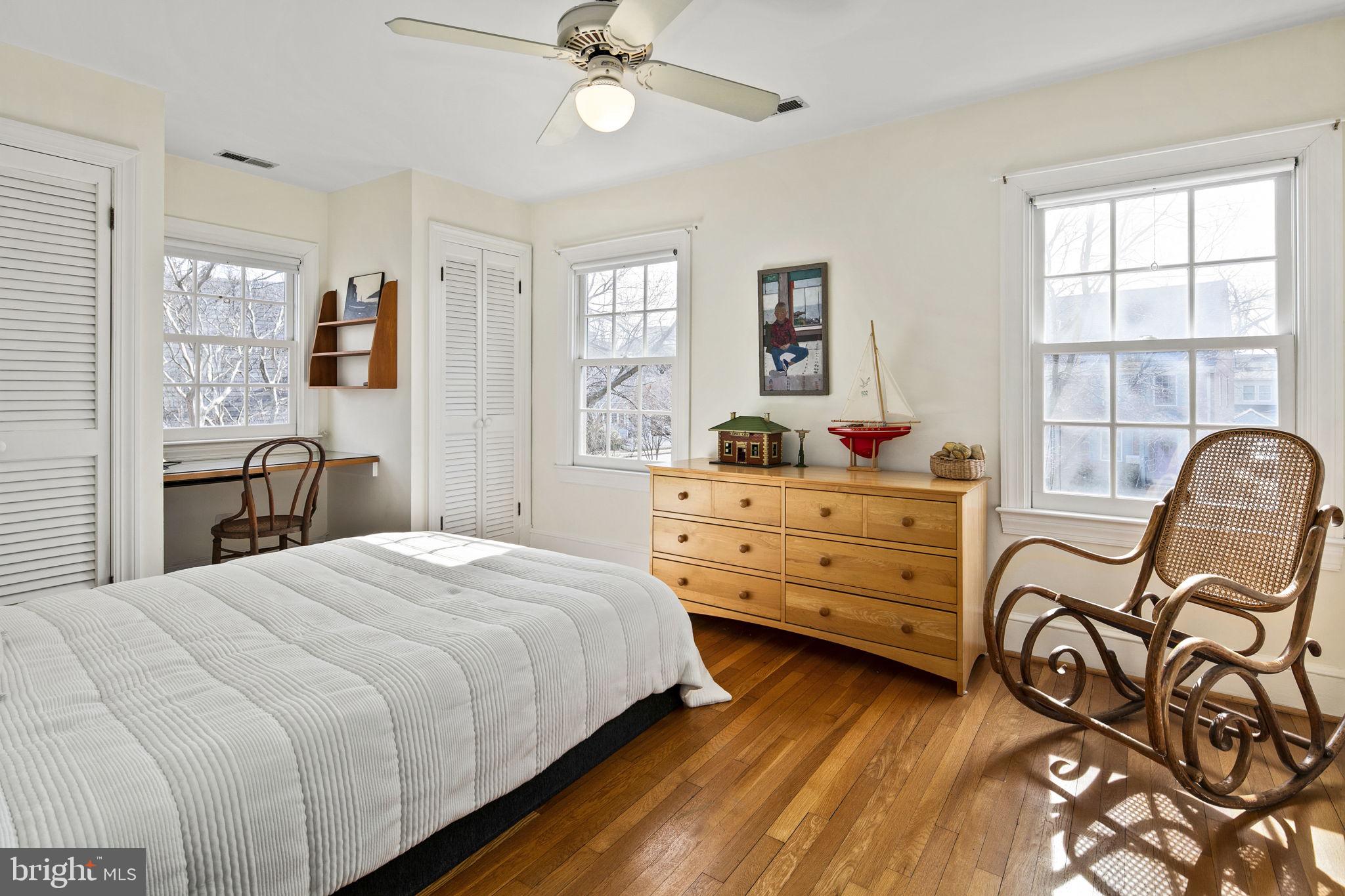 LYON VILLAGE - Residential