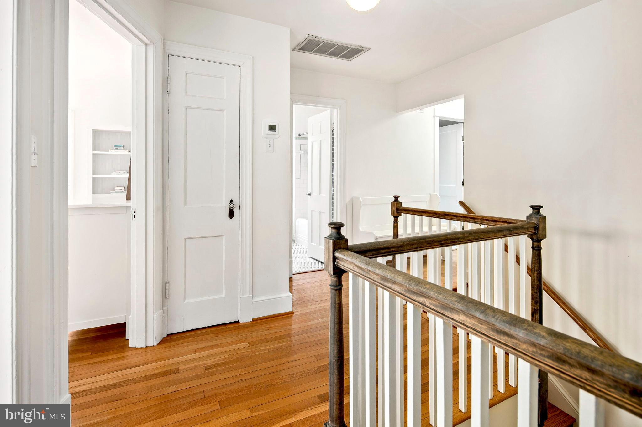 LYON VILLAGE - Residential