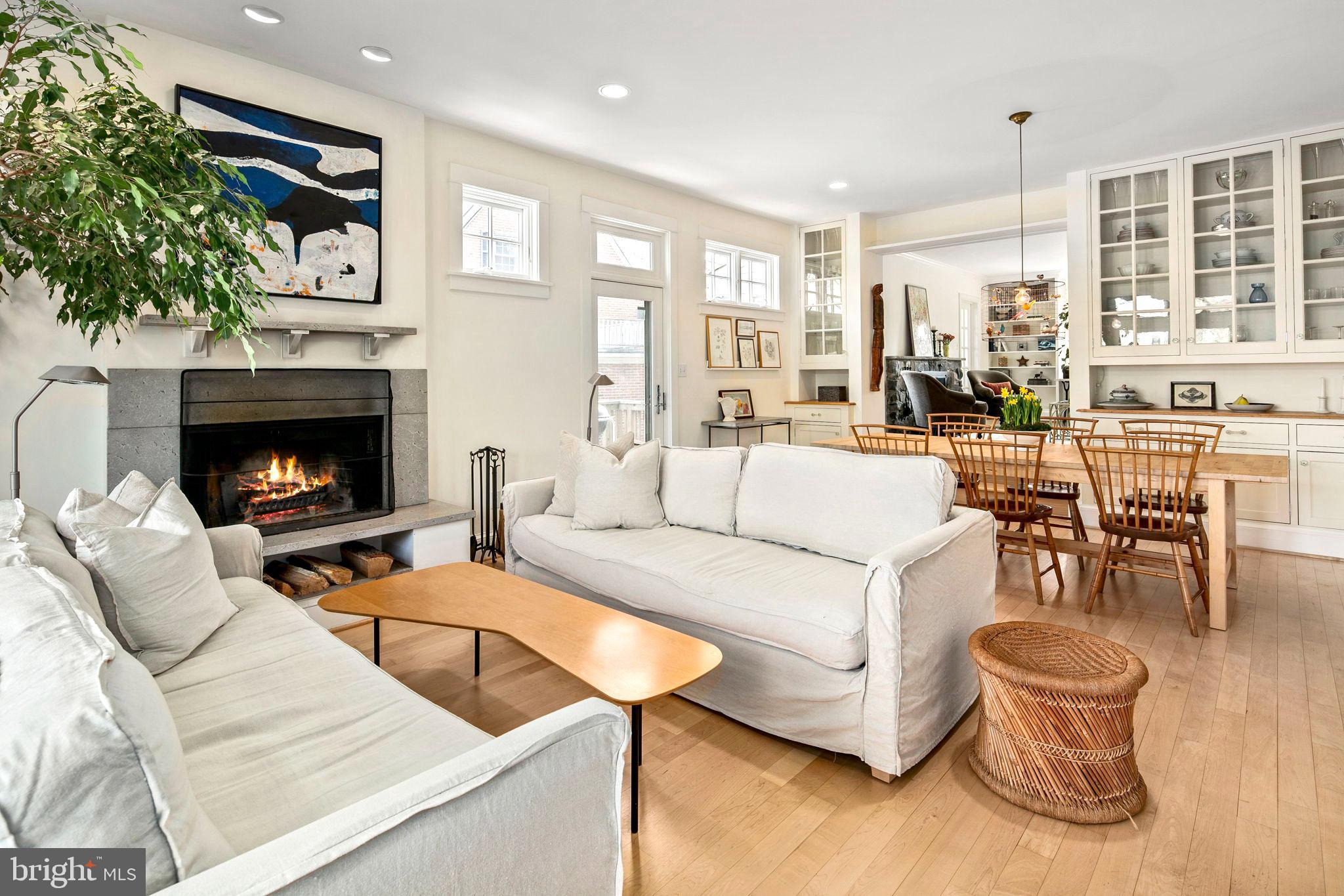 LYON VILLAGE - Residential