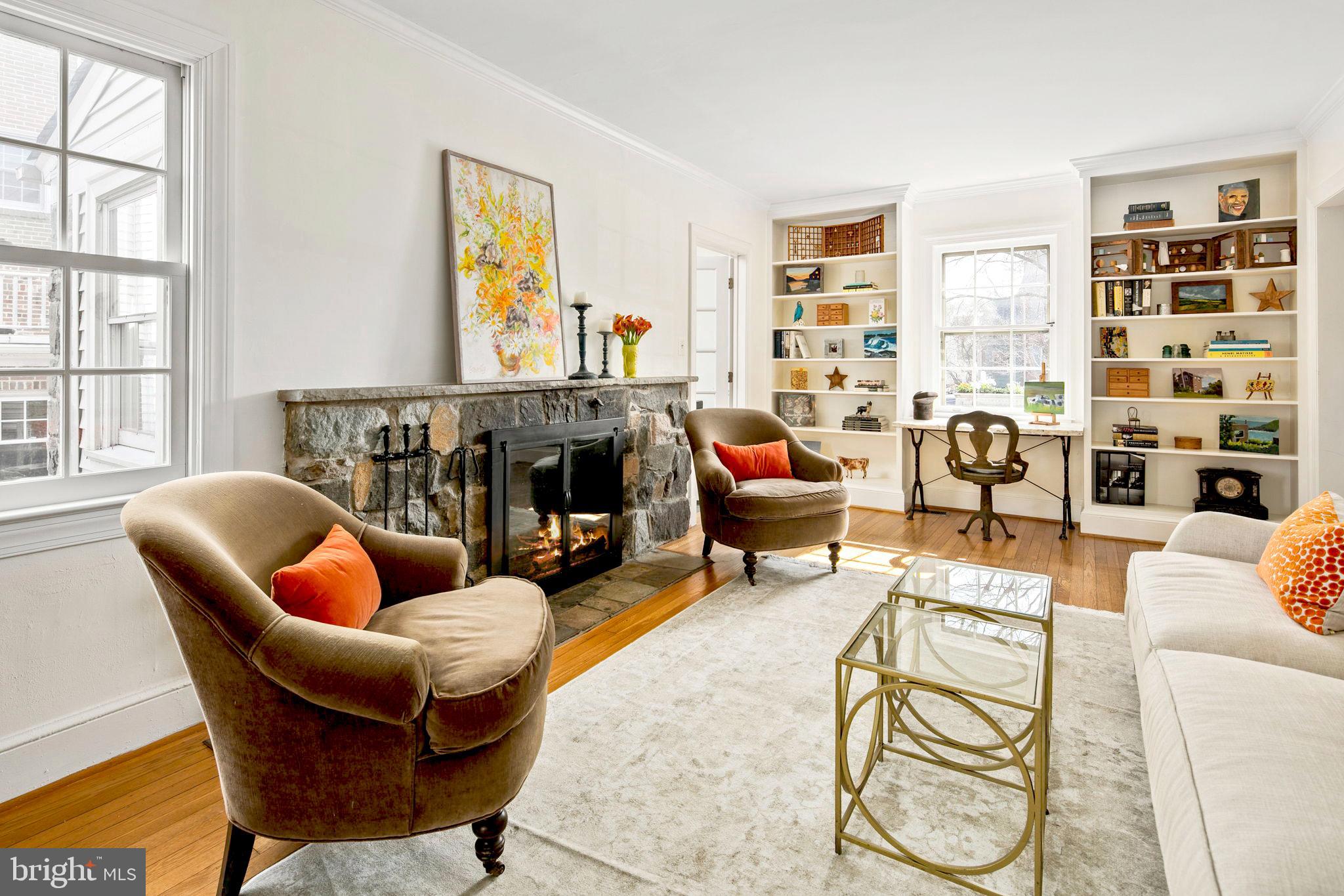 LYON VILLAGE - Residential