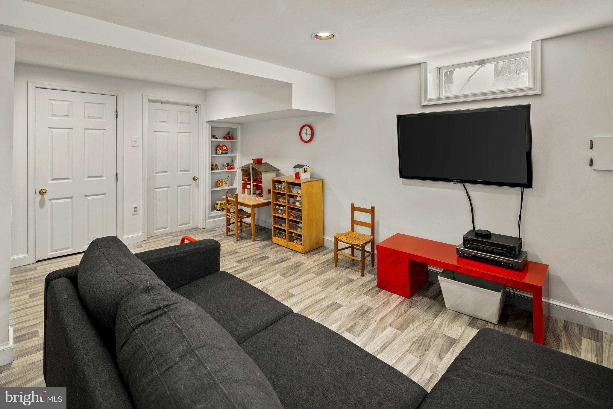 LYON VILLAGE - Residential