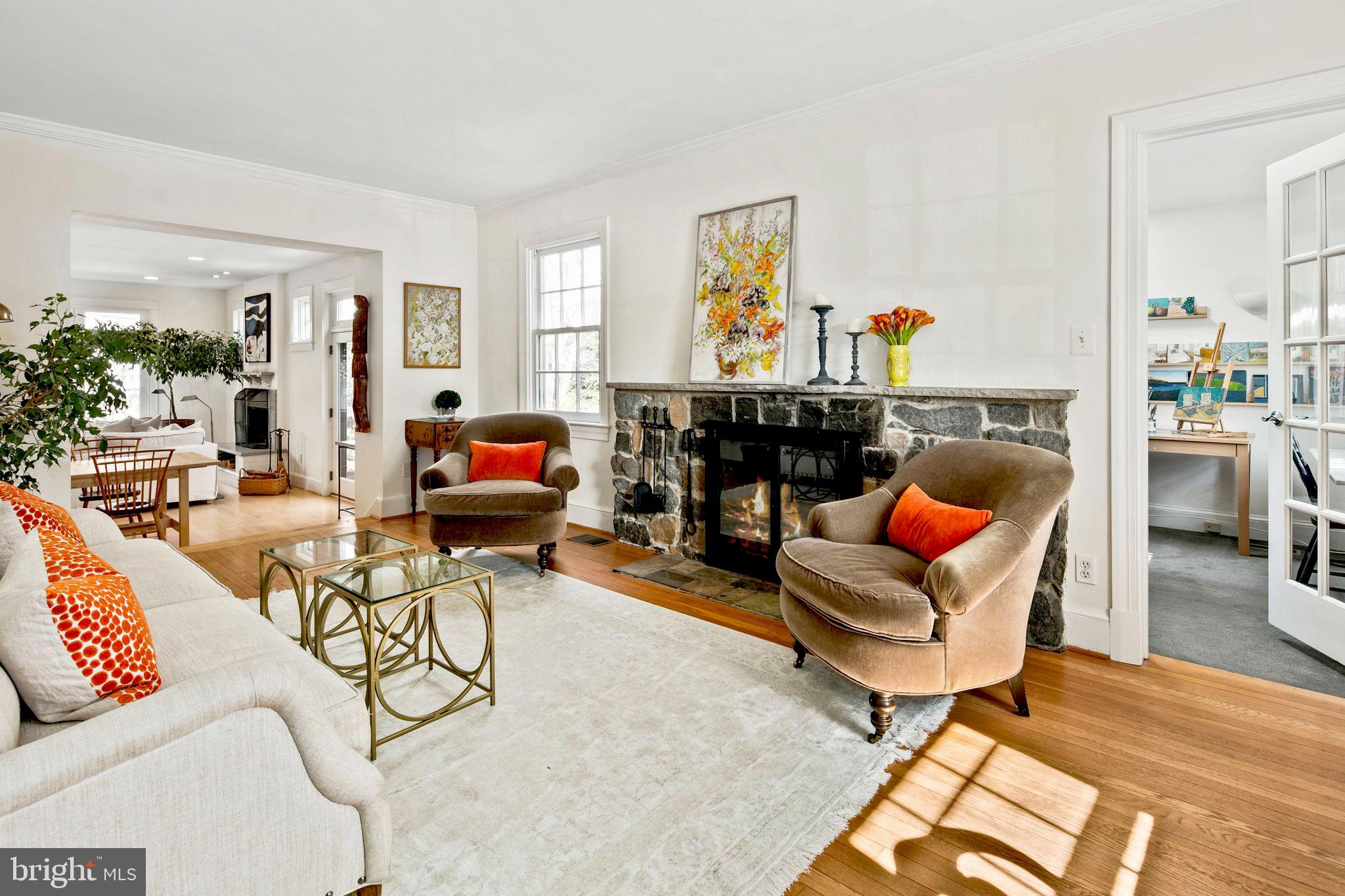 LYON VILLAGE - Residential