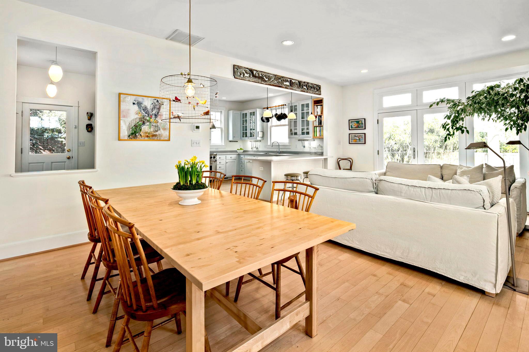 LYON VILLAGE - Residential