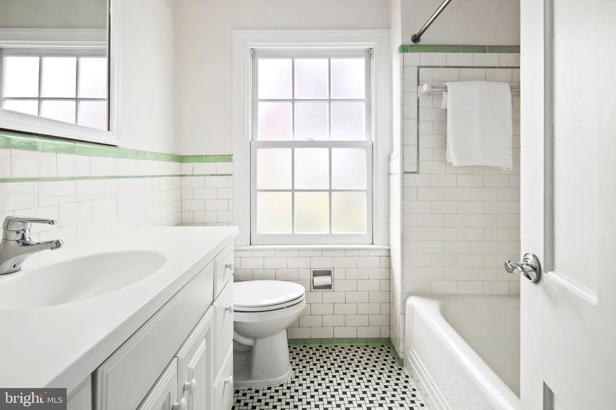 LYON VILLAGE - Residential