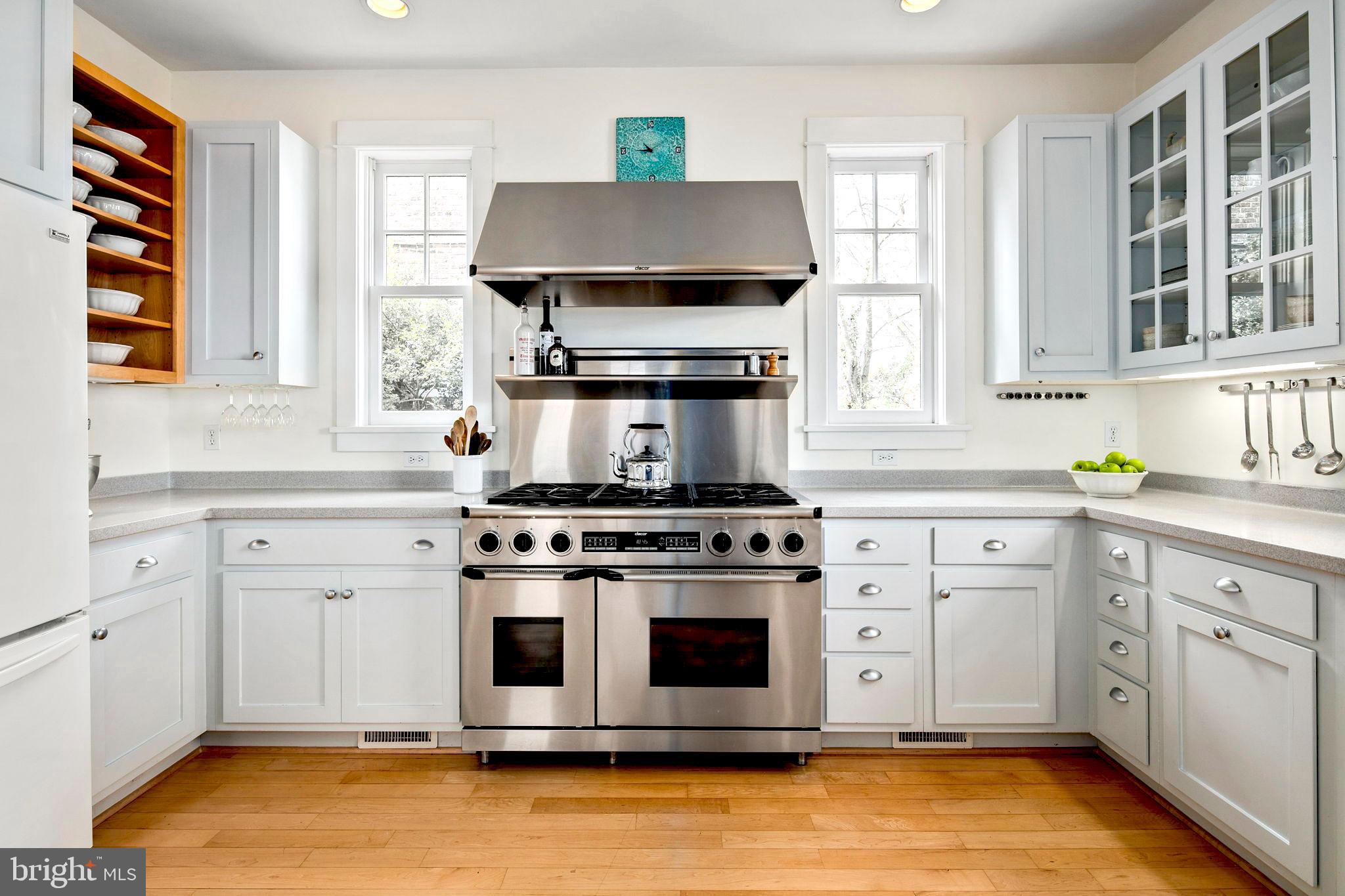 LYON VILLAGE - Residential