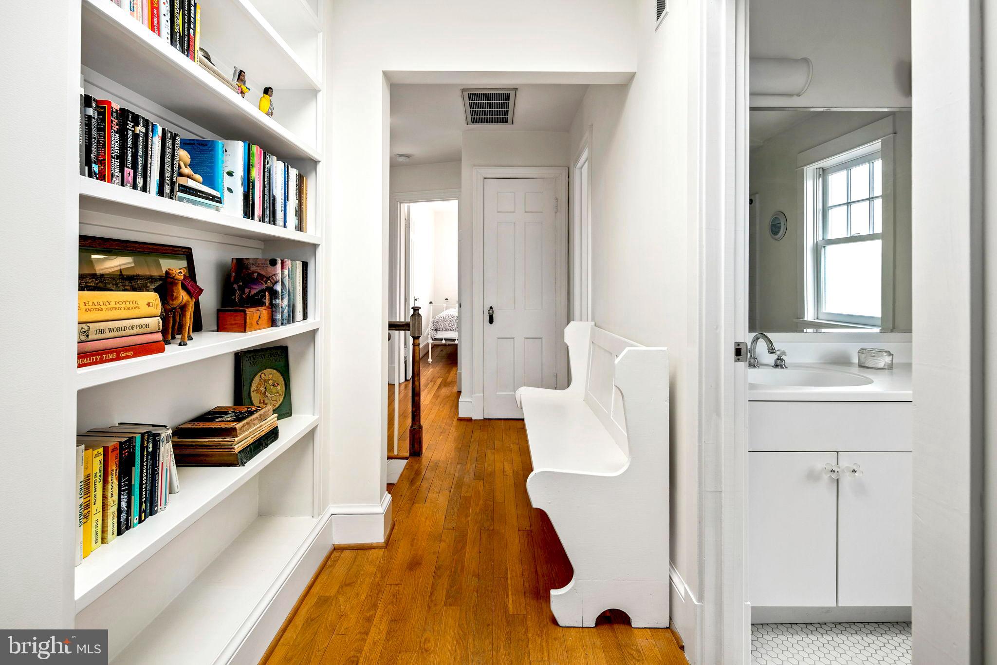 LYON VILLAGE - Residential