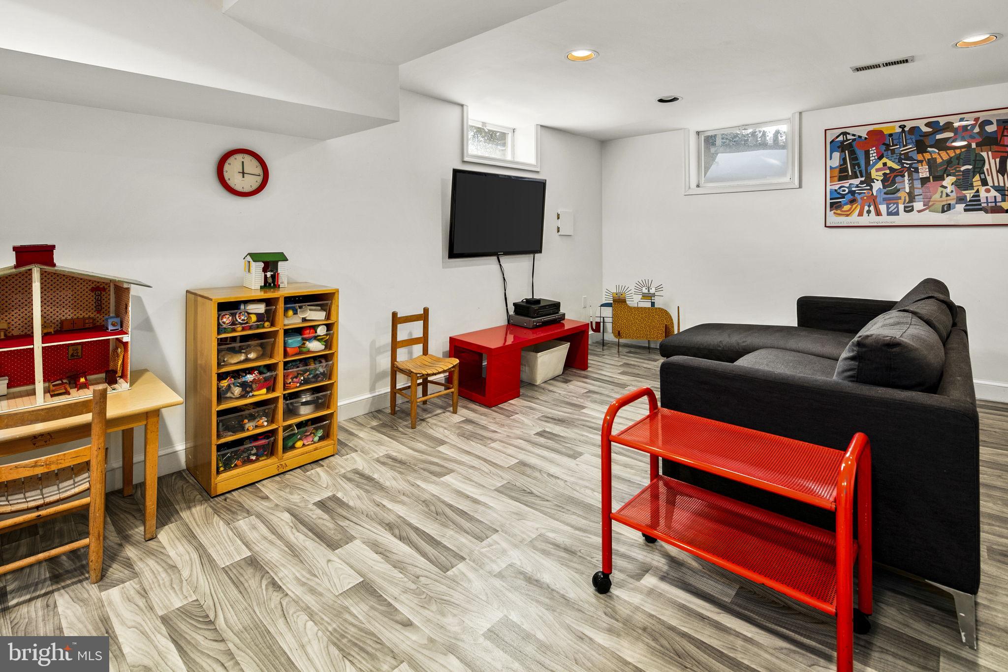 LYON VILLAGE - Residential