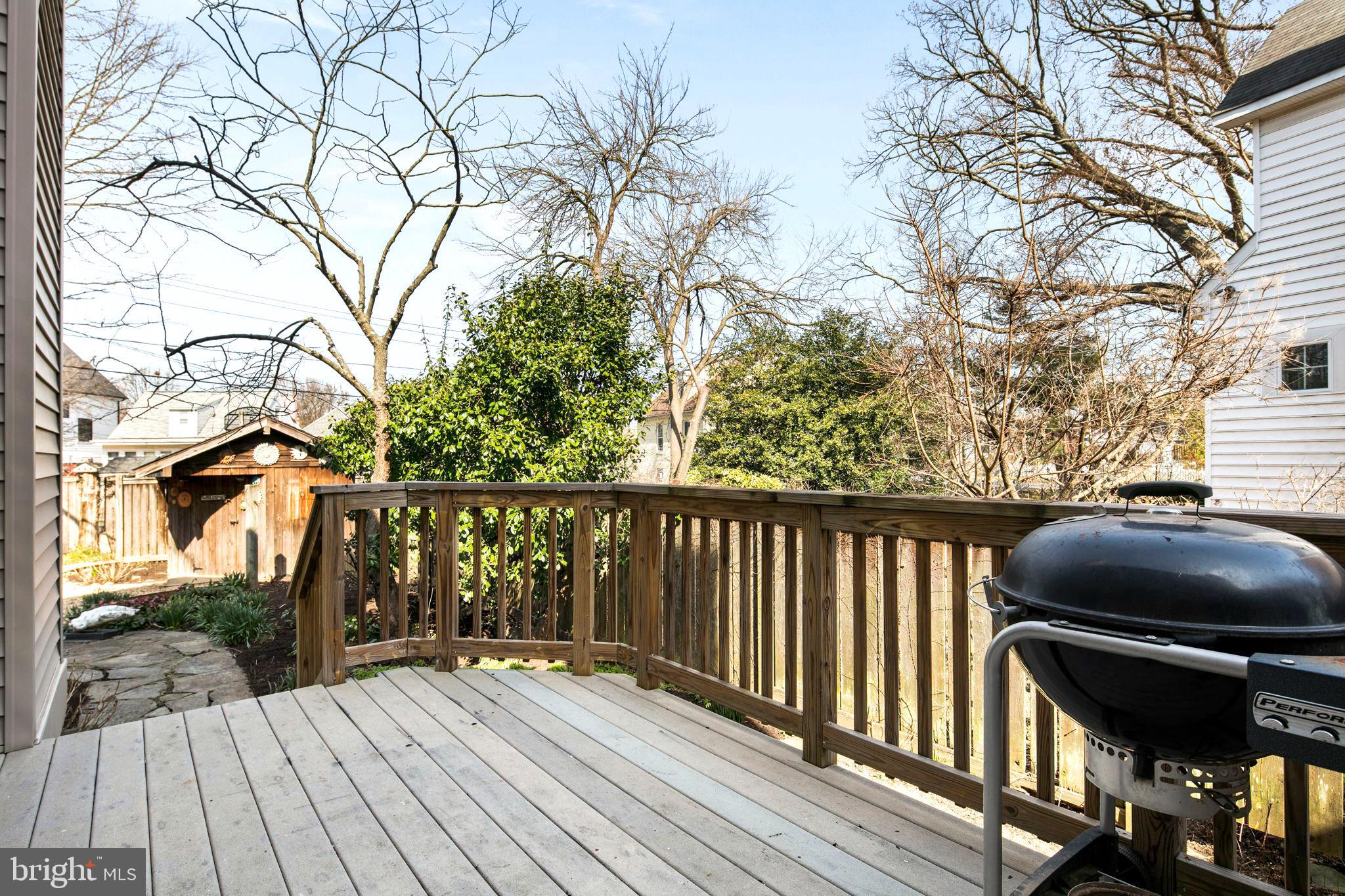 LYON VILLAGE - Residential