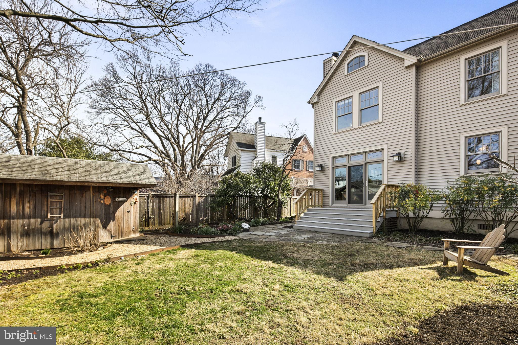 LYON VILLAGE - Residential