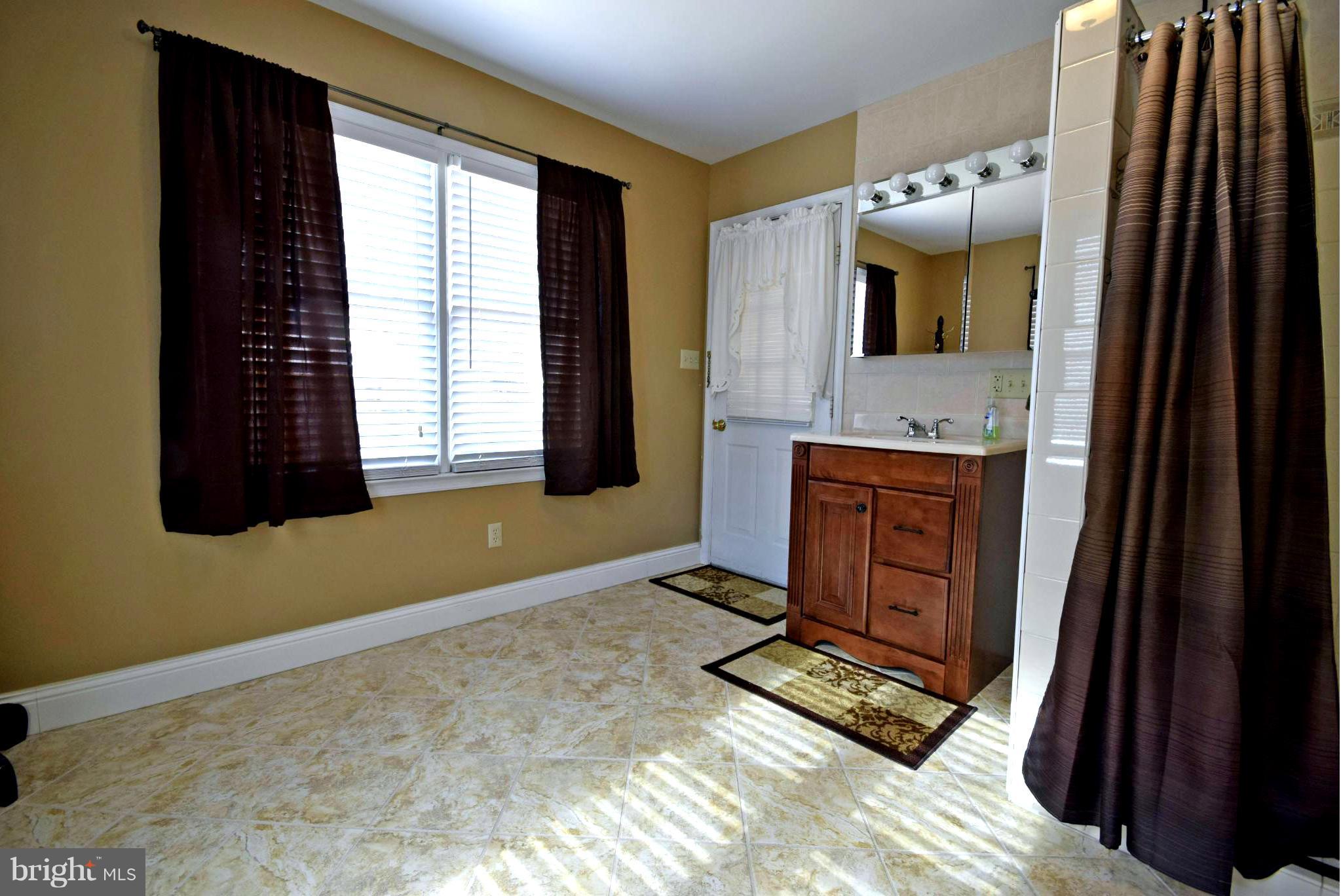 LAUREL PARK - Residential