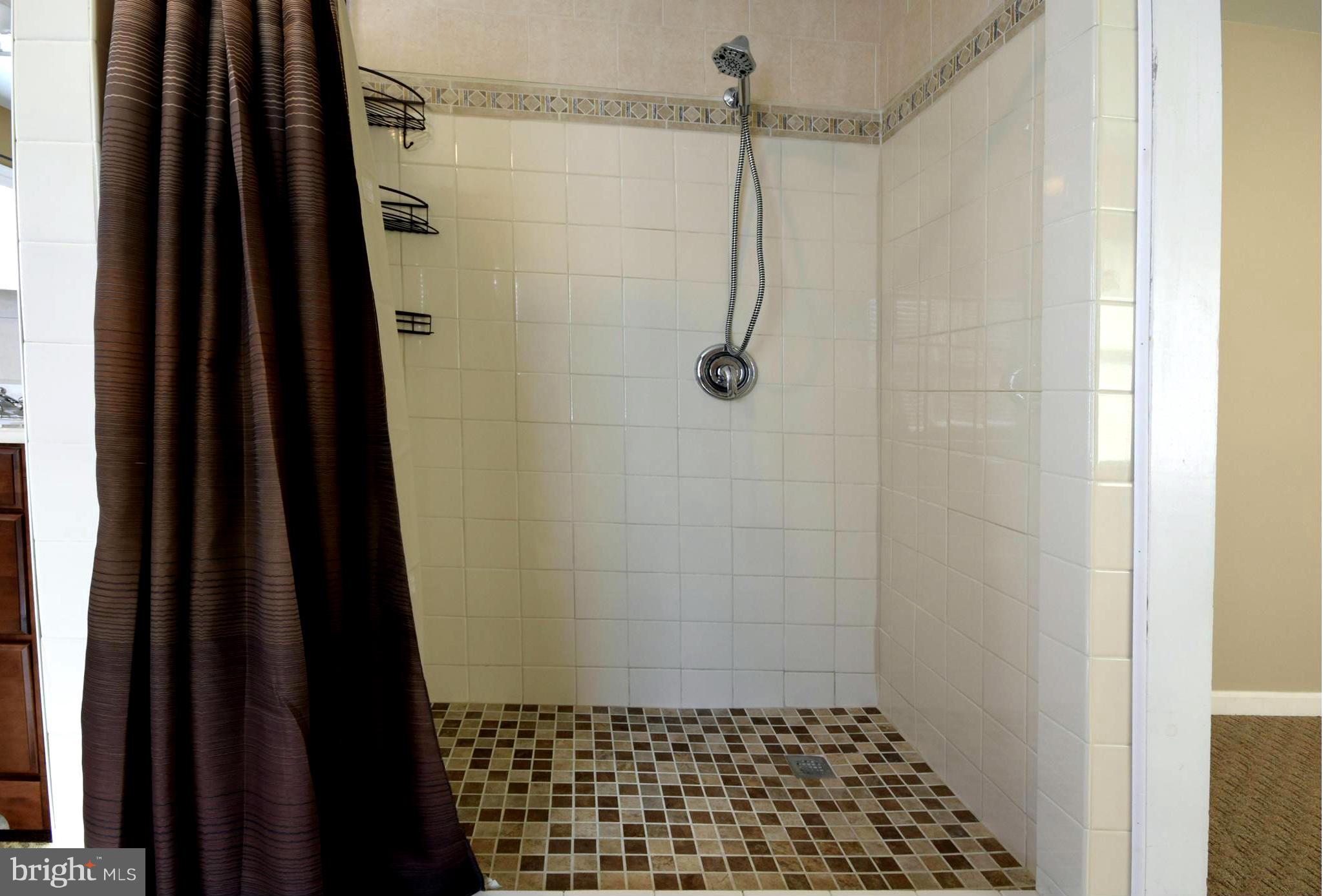 LAUREL PARK - Residential