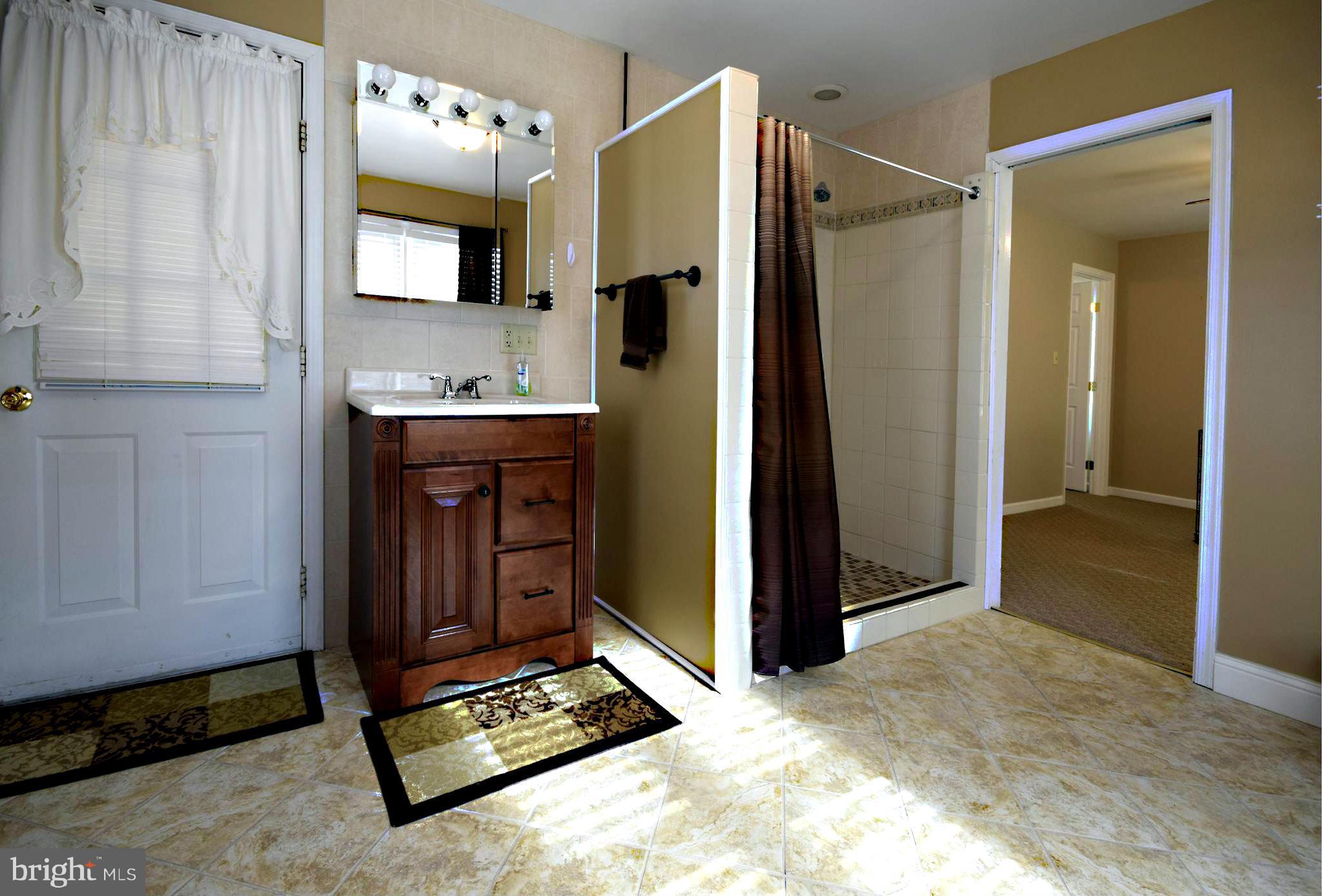 LAUREL PARK - Residential