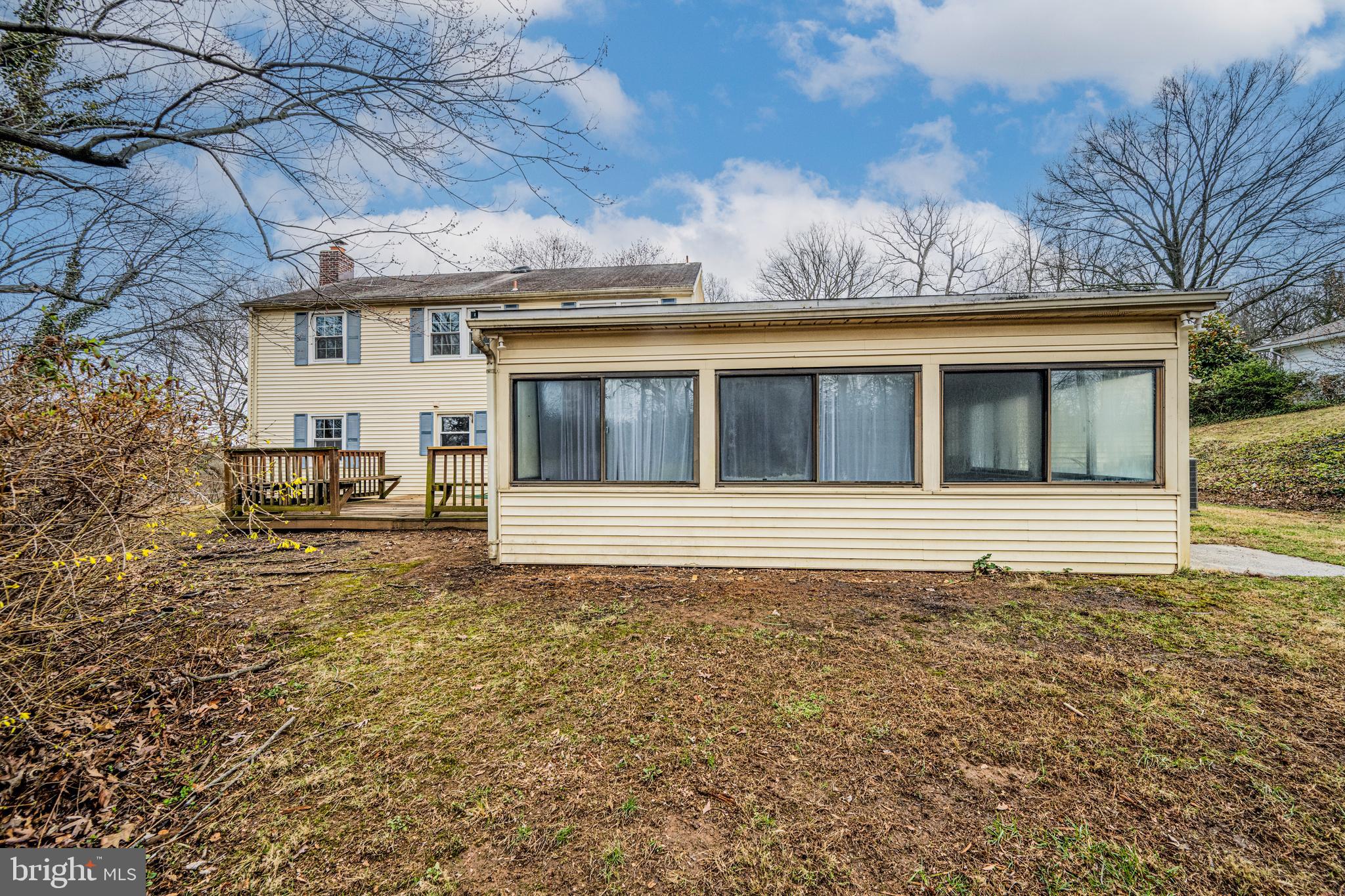 8904 ROYAL RIDGE LANE