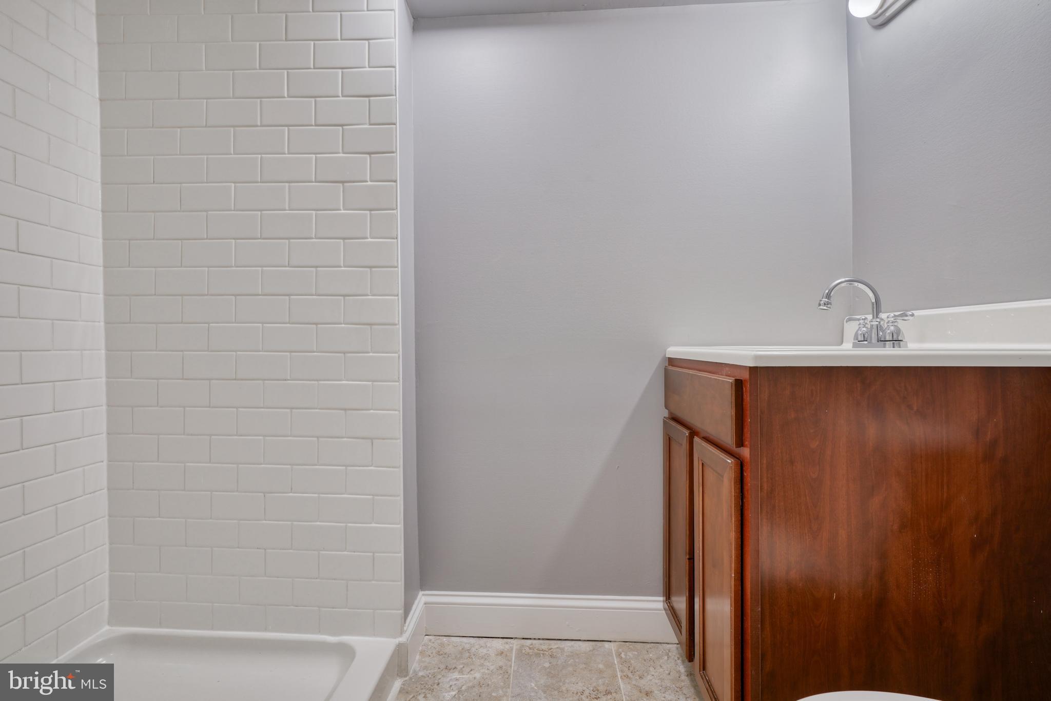 HIGHLANDTOWN - Residential Lease