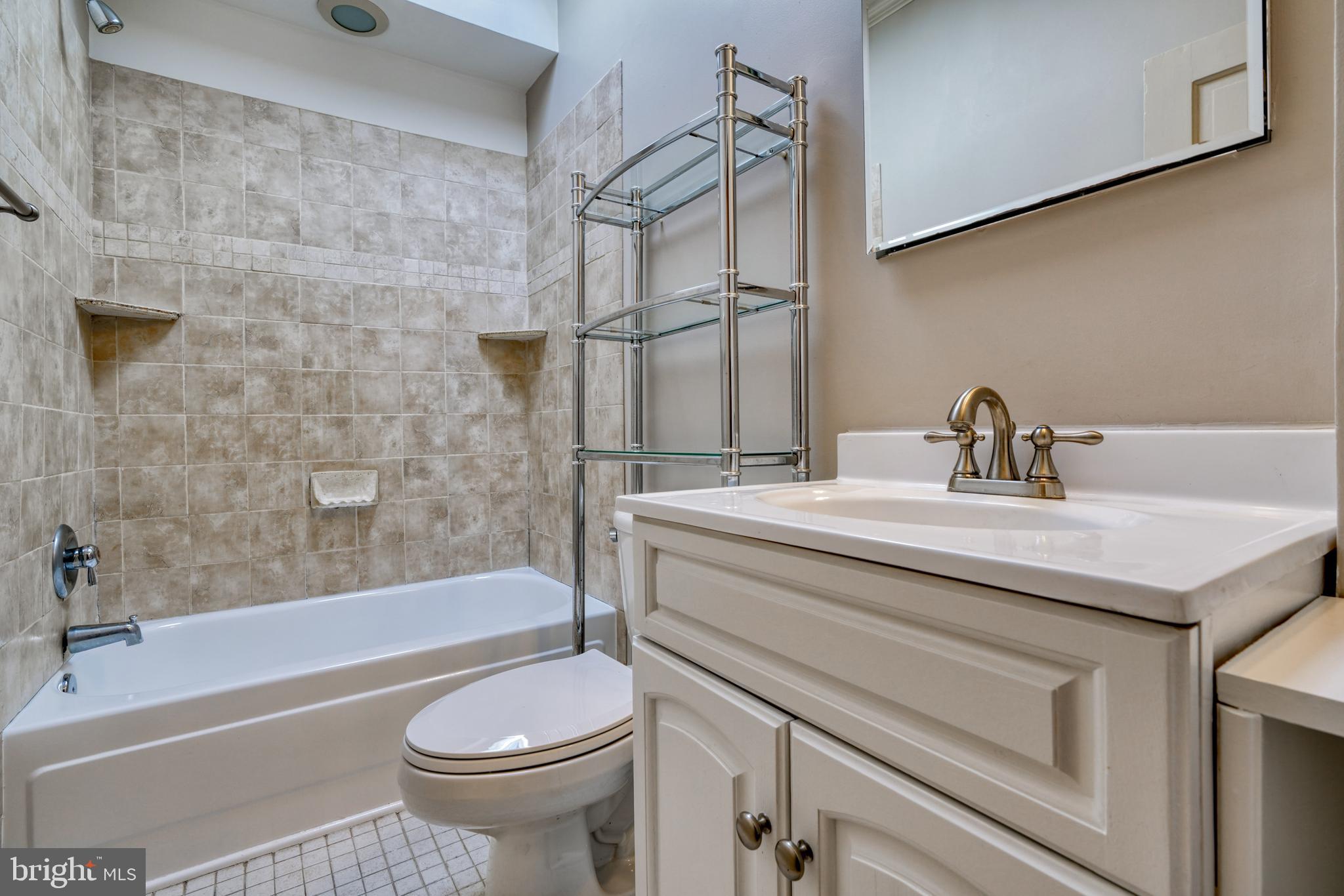 HIGHLANDTOWN - Residential Lease