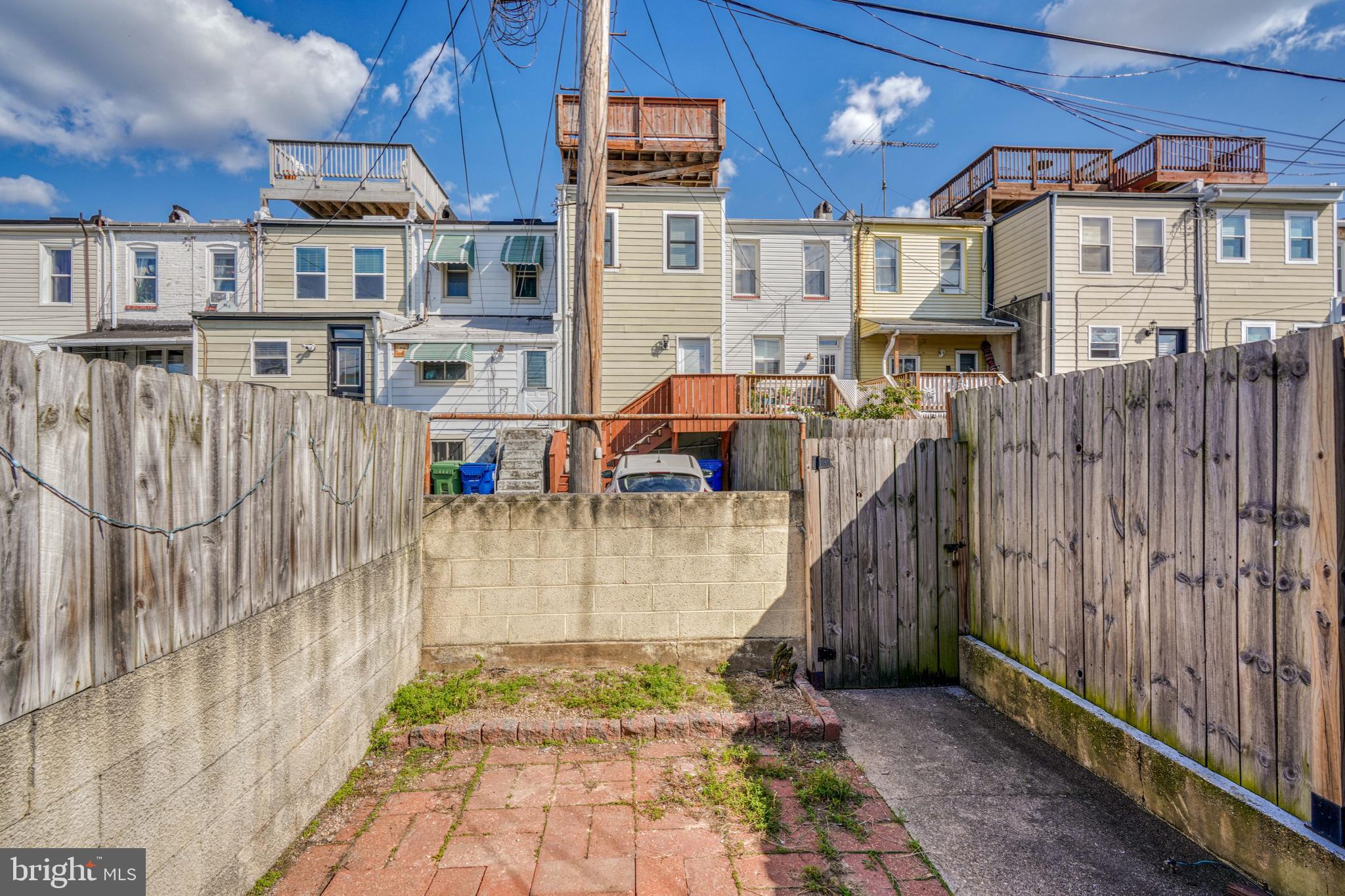 HIGHLANDTOWN - Residential Lease