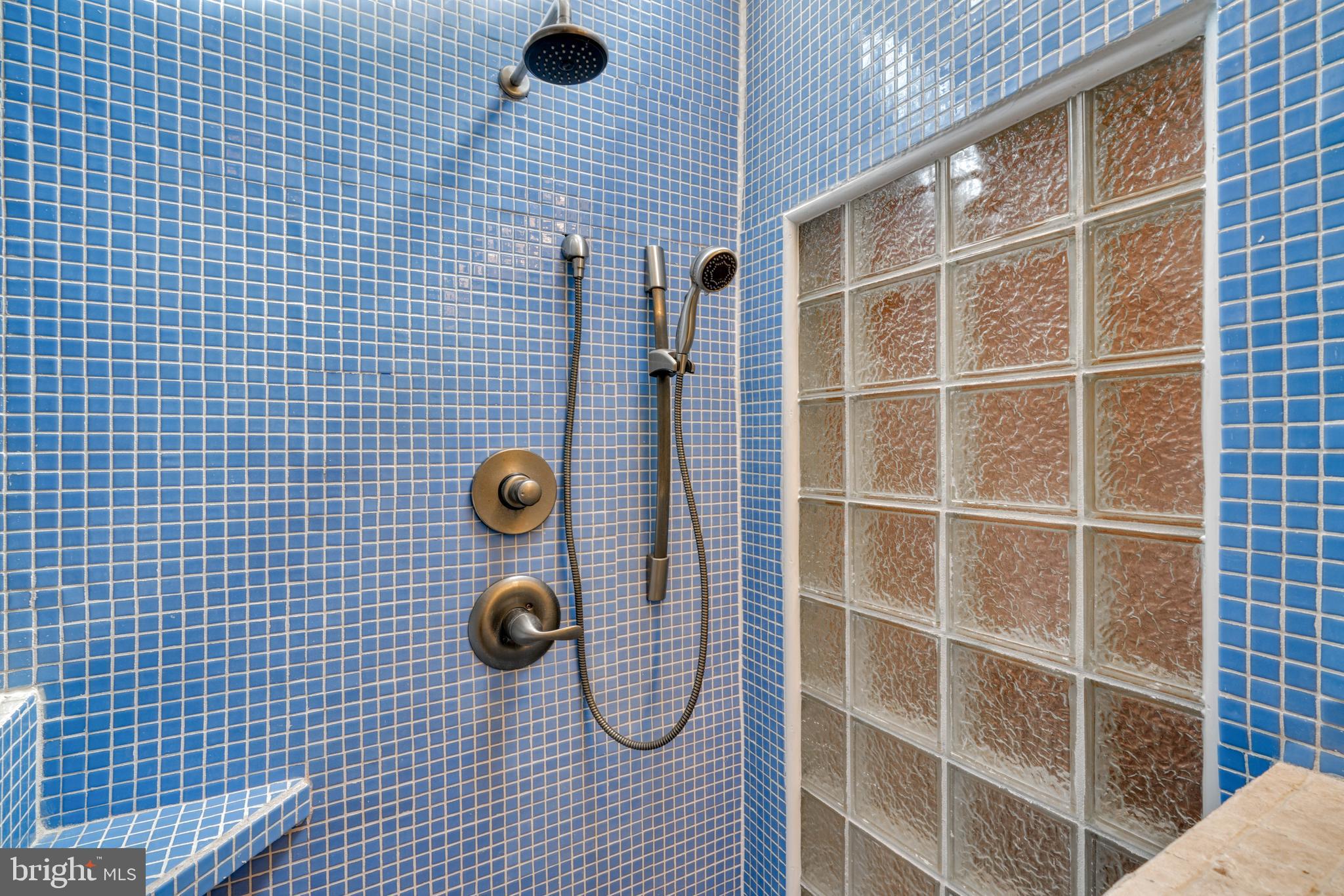 HIGHLANDTOWN - Residential Lease