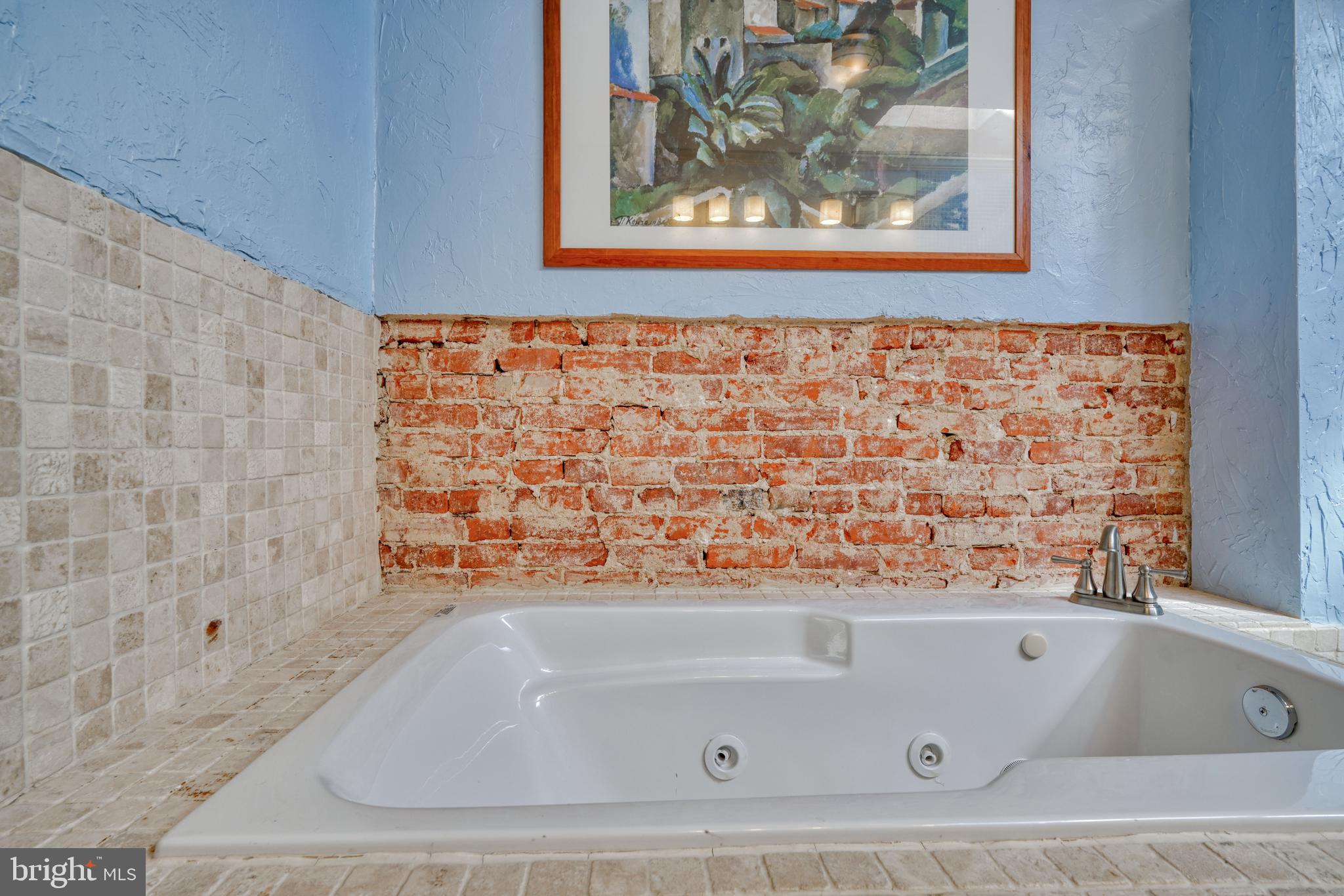 HIGHLANDTOWN - Residential Lease