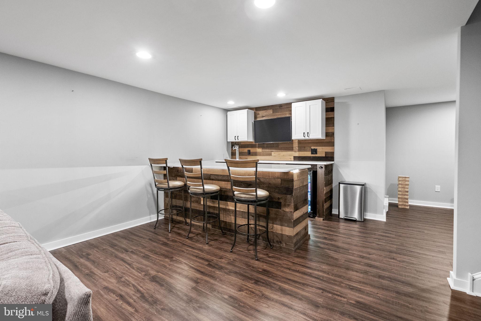 THE ARBORS - Residential