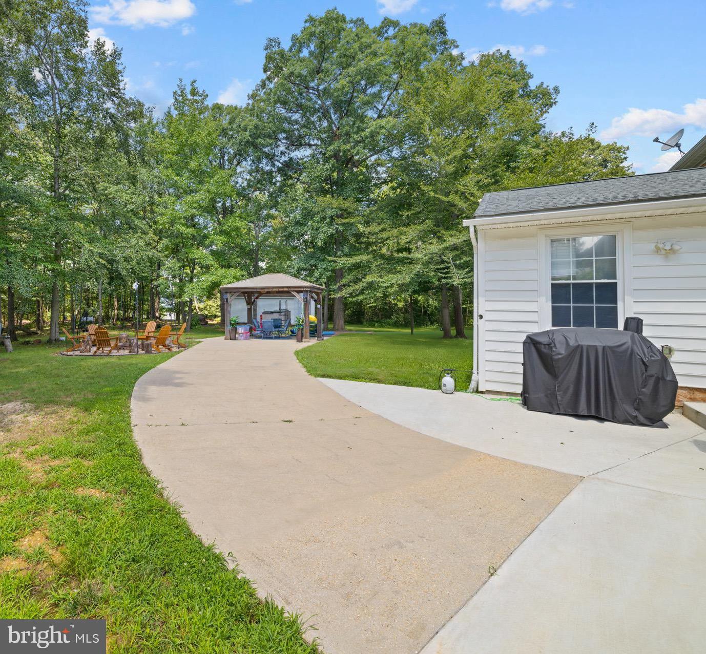 8907 DORIS DRIVE