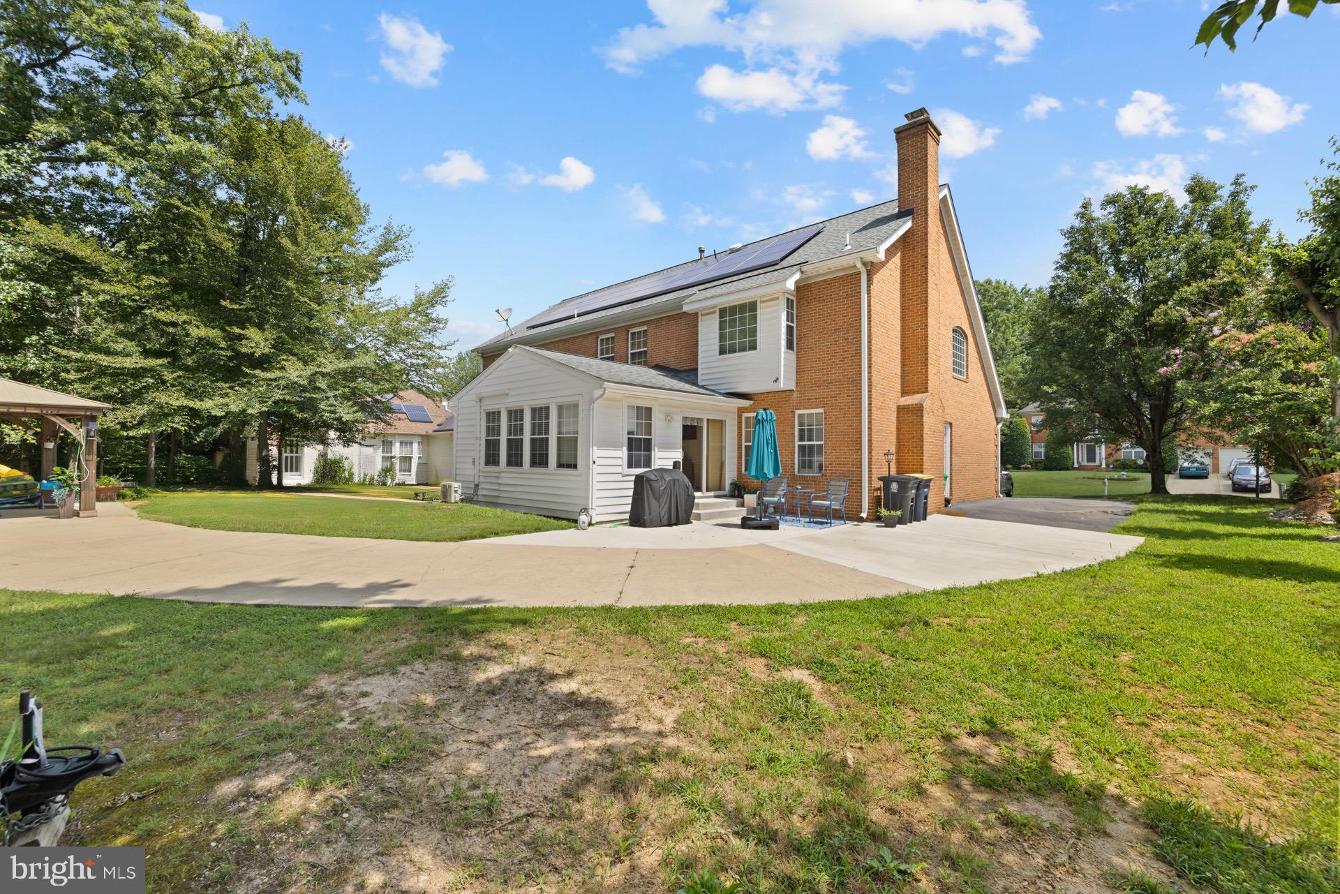 8907 DORIS DRIVE