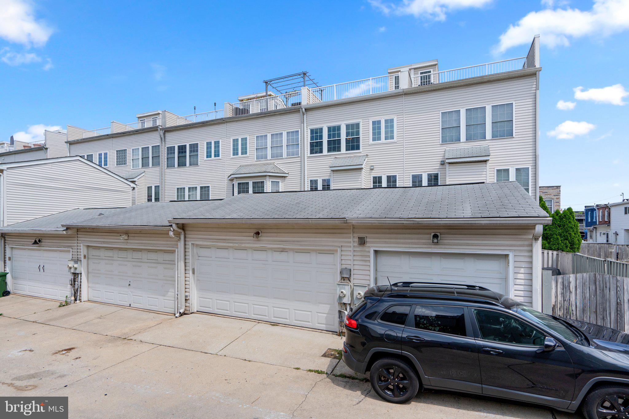 LOCUST POINT - Residential