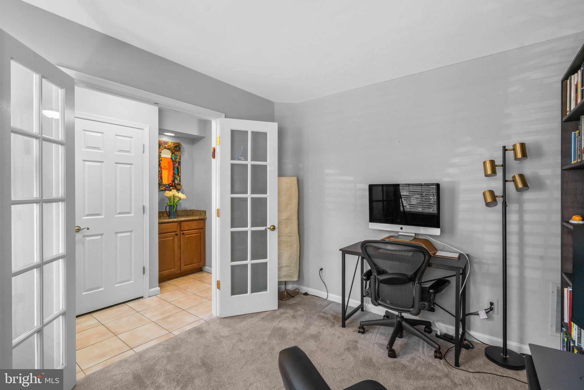 LOCUST POINT - Residential