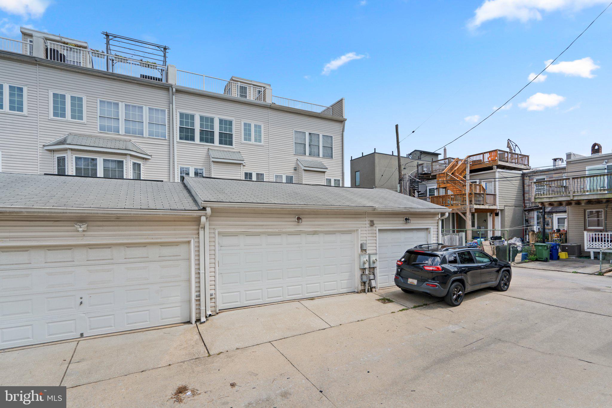 LOCUST POINT - Residential